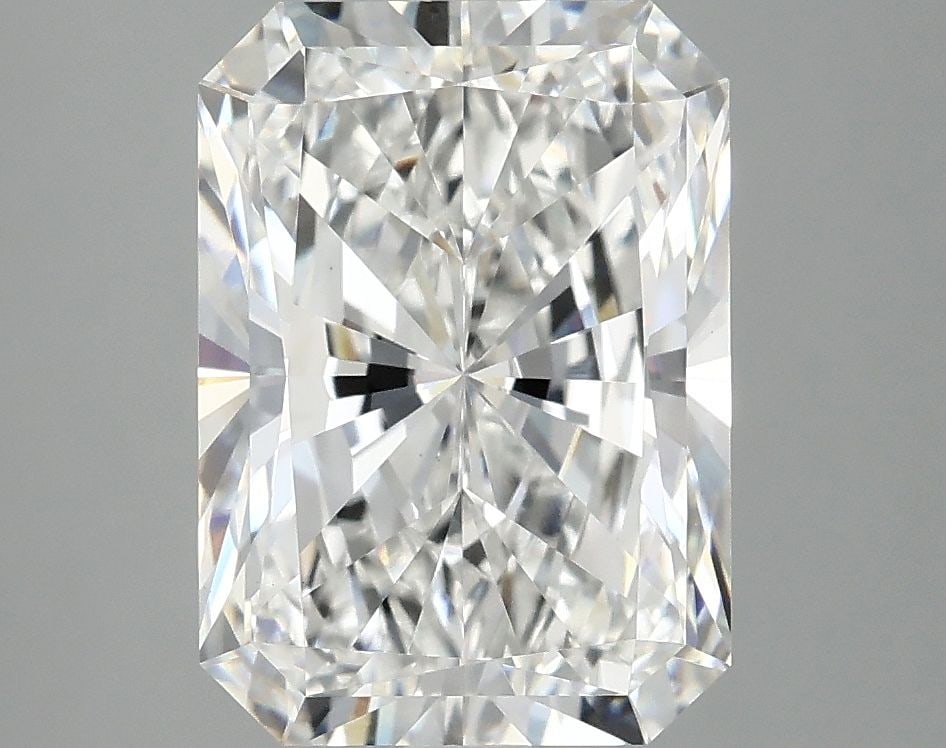 IGI Radiant 4.08ct E VVS2 - Loose Lab Diamond: IGI Radiant 4.08ct E VVS2 - Loose Lab Diamond Item Specifics: Source: This Is A Real Diamond Grown In A Lab Not Mined. Carat: 4.08 Cut: - Color: E Clarity: VVS2 Polish: EX Symmetry: EX Measurements: 1