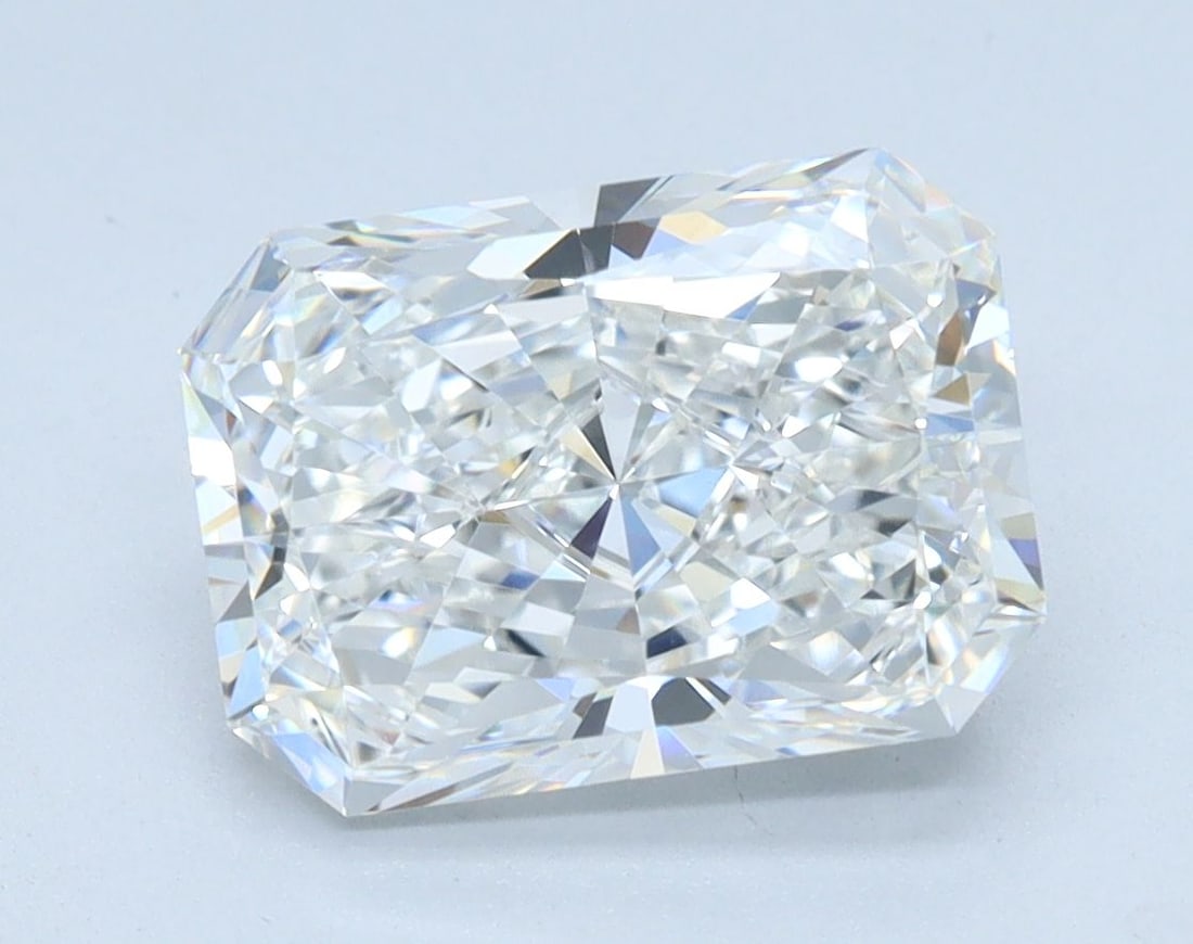 IGI Radiant 2.57ct E VVS2 - Loose Lab Diamond: IGI Radiant 2.57ct E VVS2 - Loose Lab Diamond Item Specifics: Source: This Is A Real Diamond Grown In A Lab Not Mined. Carat: 2.57 Cut: - Color: E Clarity: VVS2 Polish: EX Symmetry: EX Measurements: 9