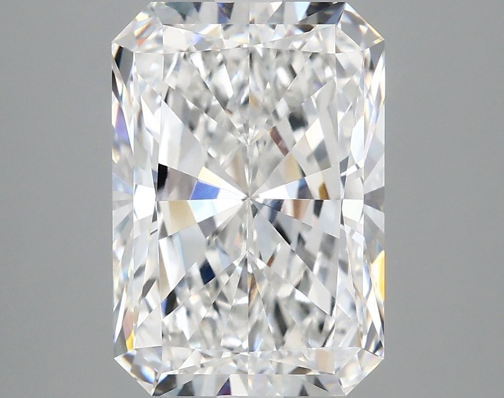 IGI Radiant 4.08ct E VVS2 - Loose Lab Diamond: IGI Radiant 4.08ct E VVS2 - Loose Lab Diamond Item Specifics: Source: This Is A Real Diamond Grown In A Lab Not Mined. Carat: 4.08 Cut: - Color: E Clarity: VVS2 Polish: EX Symmetry: EX Measurements: 1