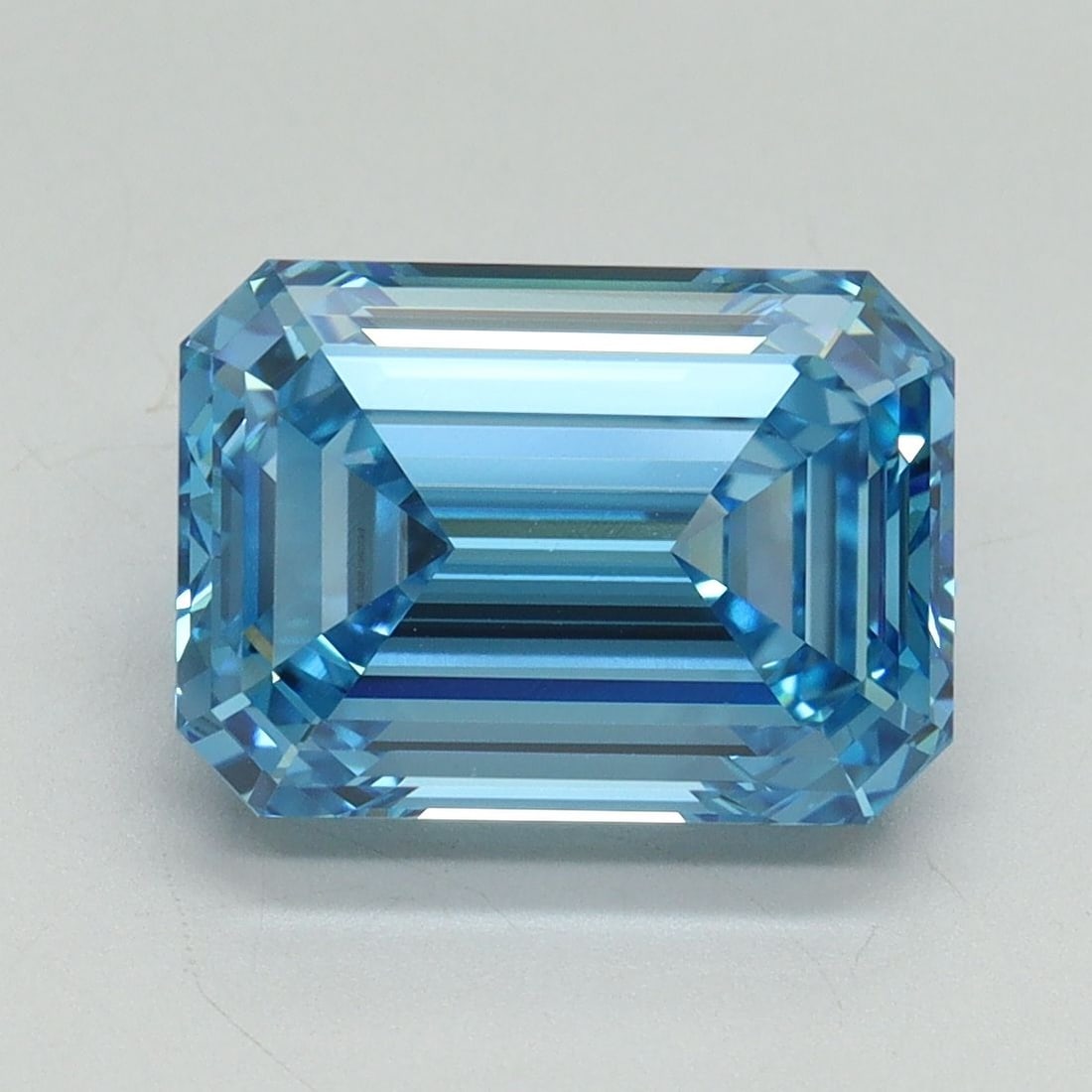 IGI Emerald 4.19ct Fancy Vivid Blue VVS2 - Loose Lab Diamond: IGI Emerald 4.19ct Fancy Vivid Blue VVS2 - Loose Lab Diamond Item Specifics: Source: This Is A Real Diamond Grown In A Lab Not Mined. Carat: 4.19 Cut: - Color: Fancy Vivid Blue Clarity: VVS2 Polish: