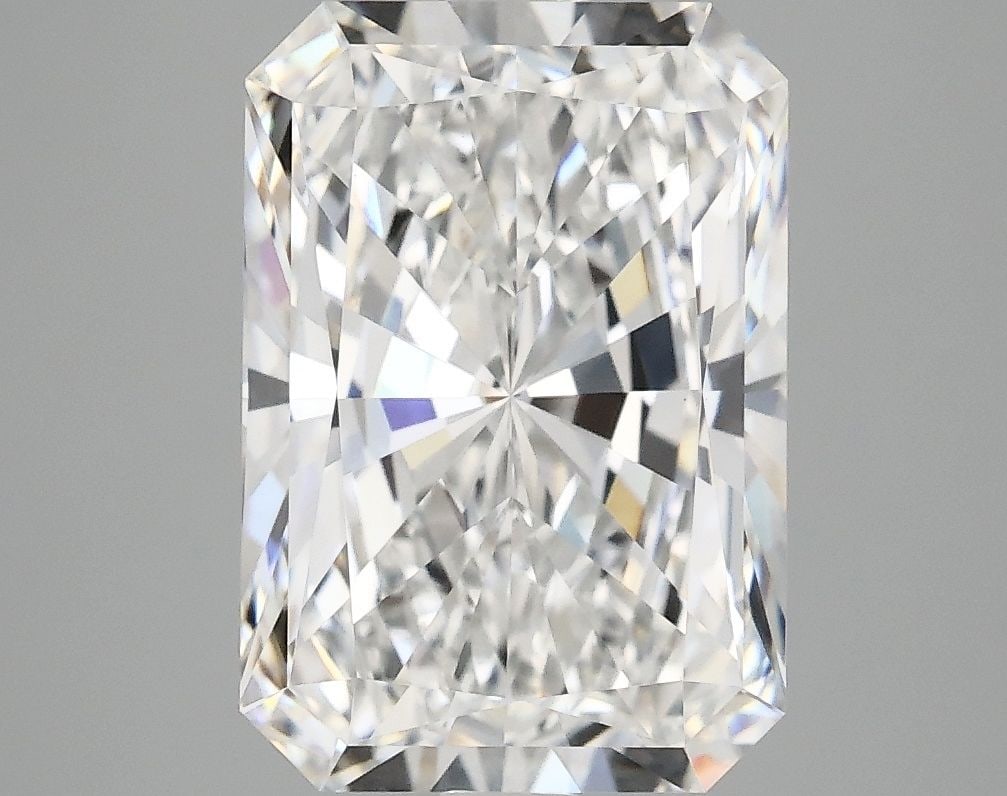 IGI Radiant 4.04ct E VVS2 - Loose Lab Diamond: IGI Radiant 4.04ct E VVS2 - Loose Lab Diamond Item Specifics: Source: This Is A Real Diamond Grown In A Lab Not Mined. Carat: 4.04 Cut: - Color: E Clarity: VVS2 Polish: EX Symmetry: EX Measurements: 1