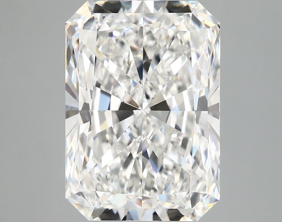 IGI Radiant 4.19ct E VVS2 - Loose Lab Diamond: IGI Radiant 4.19ct E VVS2 - Loose Lab Diamond Item Specifics: Source: This Is A Real Diamond Grown In A Lab Not Mined. Carat: 4.19 Cut: - Color: E Clarity: VVS2 Polish: EX Symmetry: EX Measurements: 1