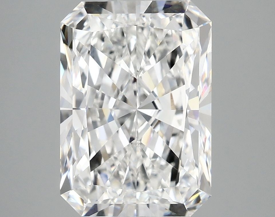IGI Radiant 3.99ct E VVS2 - Loose Lab Diamond: IGI Radiant 3.99ct E VVS2 - Loose Lab Diamond Item Specifics: Source: This Is A Real Diamond Grown In A Lab Not Mined. Carat: 3.99 Cut: - Color: E Clarity: VVS2 Polish: EX Symmetry: EX Measurements: 1