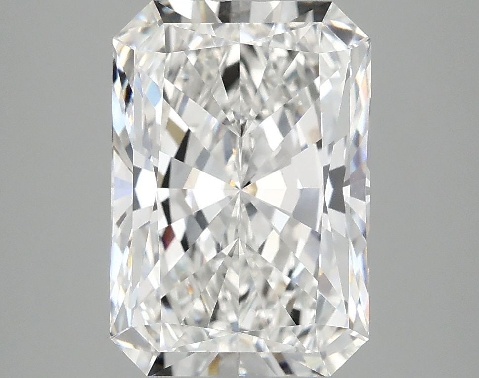 IGI Radiant 3.94ct E VVS2 - Loose Lab Diamond: IGI Radiant 3.94ct E VVS2 - Loose Lab Diamond Item Specifics: Source: This Is A Real Diamond Grown In A Lab Not Mined. Carat: 3.94 Cut: - Color: E Clarity: VVS2 Polish: EX Symmetry: EX Measurements: 1