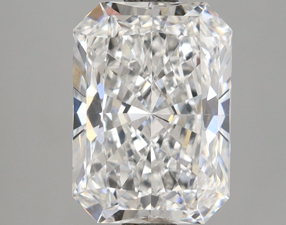 IGI Radiant 2.01ct E VVS2 - Loose Lab Diamond: IGI Radiant 2.01ct E VVS2 - Loose Lab Diamond Item Specifics: Source: This Is A Real Diamond Grown In A Lab Not Mined. Carat: 2.01 Cut: - Color: E Clarity: VVS2 Polish: EX Symmetry: EX Measurements: 9