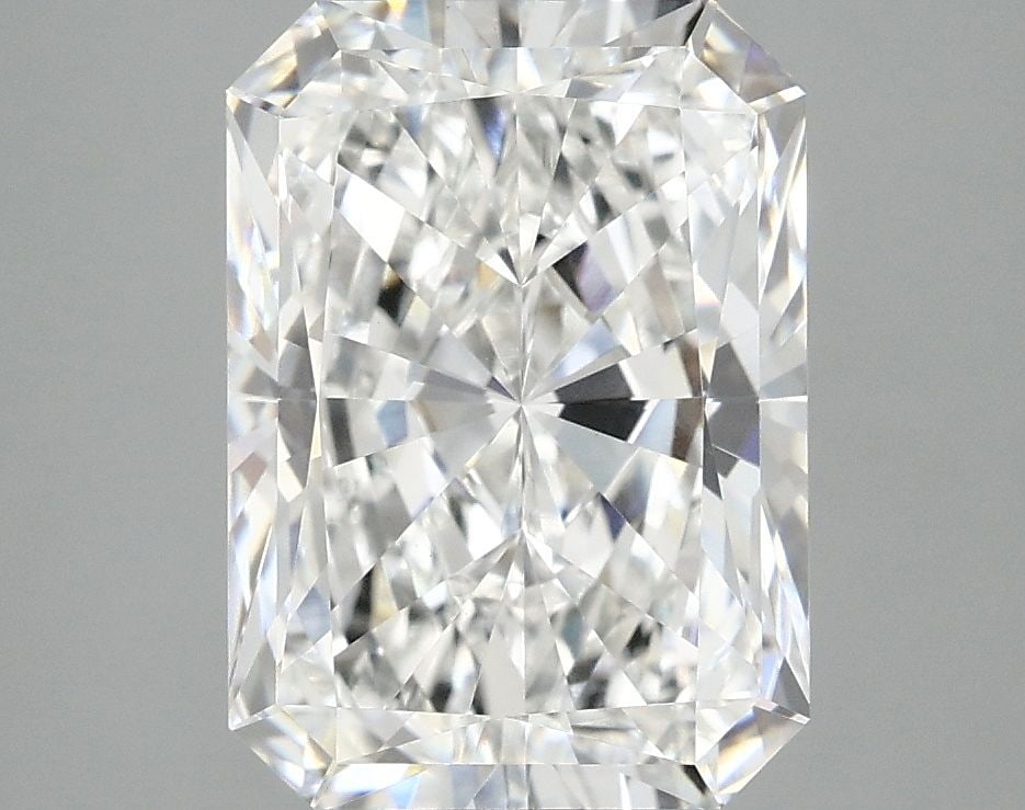 IGI Radiant 3.95ct E VVS2 - Loose Lab Diamond: IGI Radiant 3.95ct E VVS2 - Loose Lab Diamond Item Specifics: Source: This Is A Real Diamond Grown In A Lab Not Mined. Carat: 3.95 Cut: - Color: E Clarity: VVS2 Polish: EX Symmetry: EX Measurements: 1