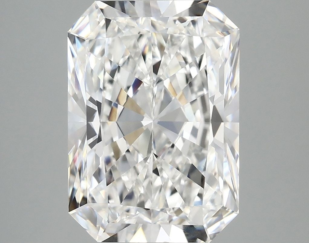 IGI Radiant 3.94ct E VVS2 - Loose Lab Diamond: IGI Radiant 3.94ct E VVS2 - Loose Lab Diamond Item Specifics: Source: This Is A Real Diamond Grown In A Lab Not Mined. Carat: 3.94 Cut: - Color: E Clarity: VVS2 Polish: EX Symmetry: EX Measurements: 1