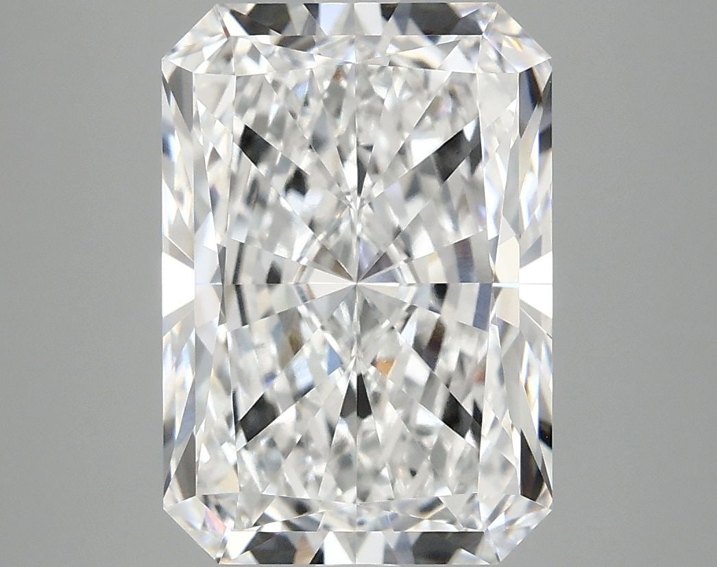 IGI Radiant 5.08ct E VVS2 - Loose Lab Diamond: IGI Radiant 5.08ct E VVS2 - Loose Lab Diamond Item Specifics: Source: This Is A Real Diamond Grown In A Lab Not Mined. Carat: 5.08 Cut: - Color: E Clarity: VVS2 Polish: EX Symmetry: EX Measurements: 1
