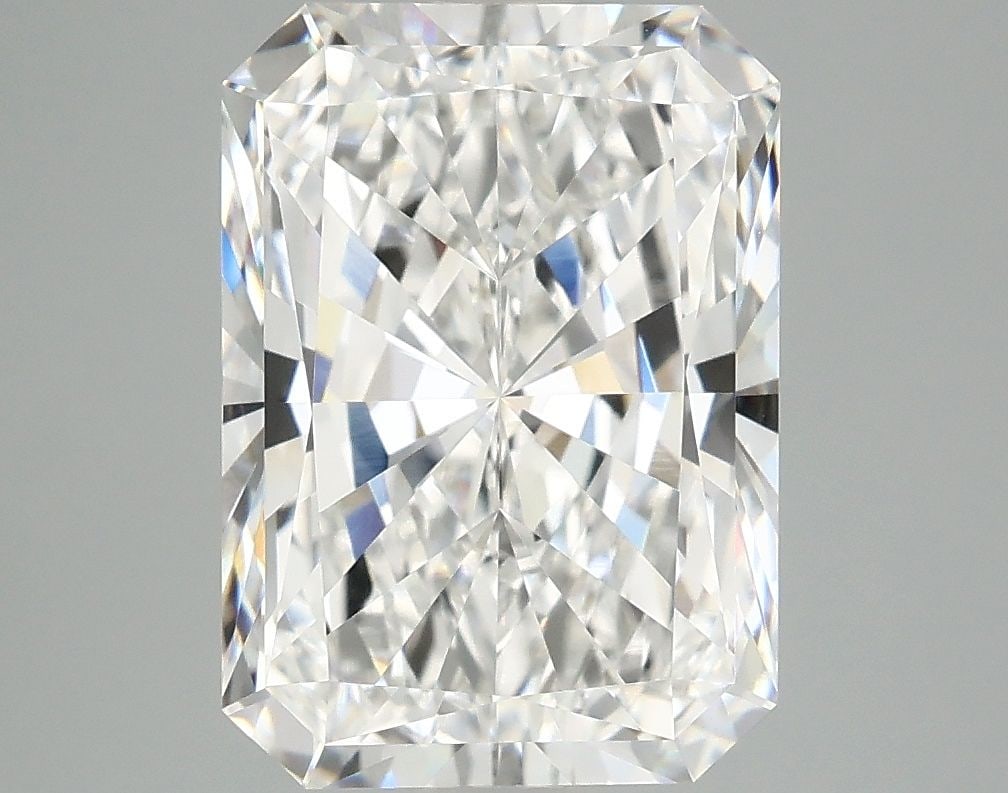 IGI Radiant 4.08ct E VVS2 - Loose Lab Diamond: IGI Radiant 4.08ct E VVS2 - Loose Lab Diamond Item Specifics: Source: This Is A Real Diamond Grown In A Lab Not Mined. Carat: 4.08 Cut: - Color: E Clarity: VVS2 Polish: EX Symmetry: EX Measurements: 1