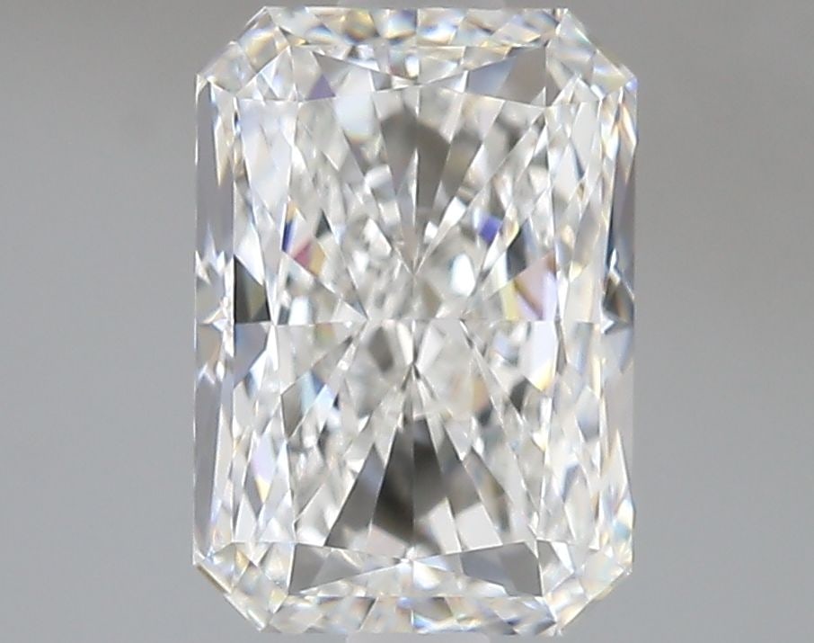 IGI Radiant 3.08ct E VVS2 - Loose Lab Diamond: IGI Radiant 3.08ct E VVS2 - Loose Lab Diamond Item Specifics: Source: This Is A Real Diamond Grown In A Lab Not Mined. Carat: 3.08 Cut: - Color: E Clarity: VVS2 Polish: EX Symmetry: EX Measurements: 9