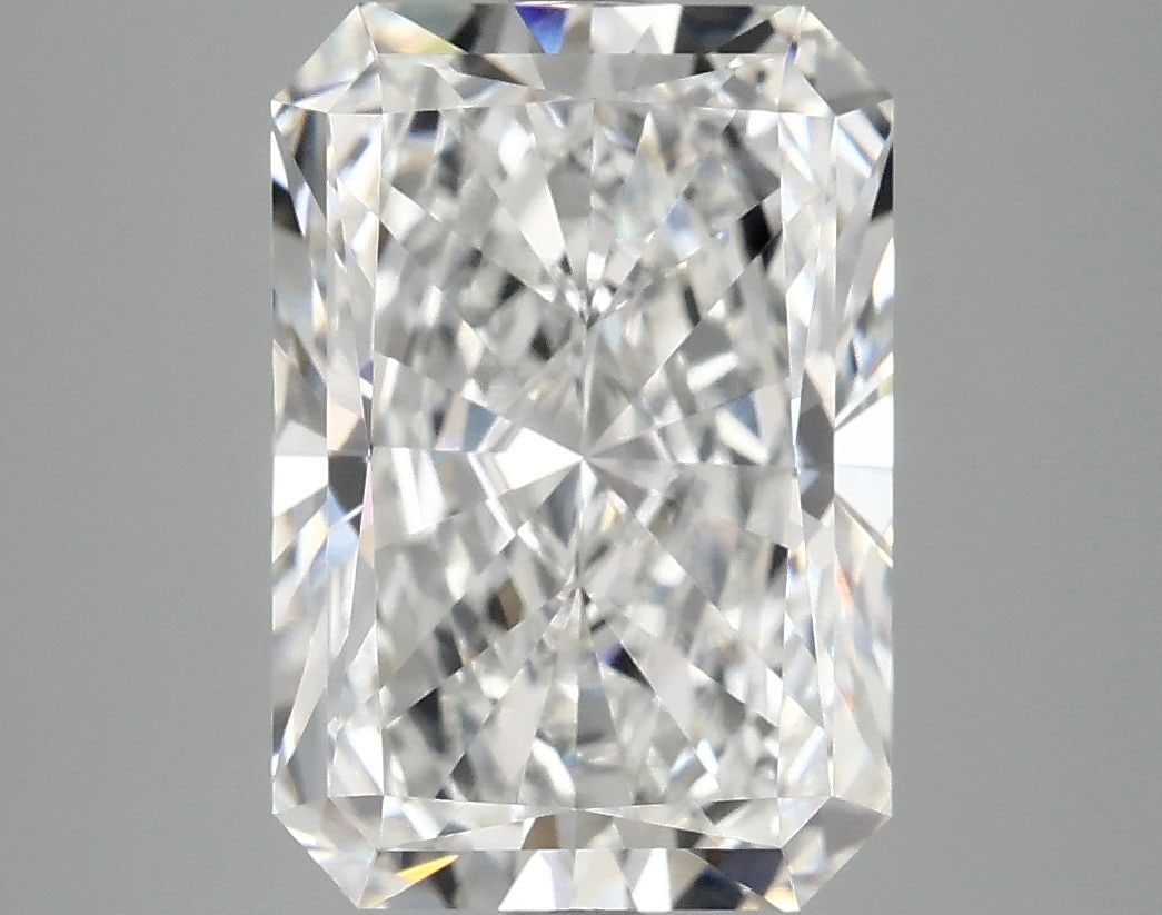 IGI Radiant 4.63ct E VVS2 - Loose Lab Diamond: IGI Radiant 4.63ct E VVS2 - Loose Lab Diamond Item Specifics: Source: This Is A Real Diamond Grown In A Lab Not Mined. Carat: 4.63 Cut: - Color: E Clarity: VVS2 Polish: EX Symmetry: EX Measurements: 1