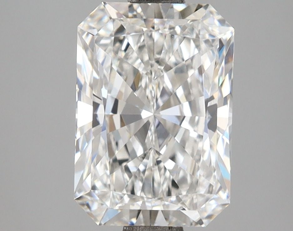 IGI Radiant 2.56ct E VVS2 - Loose Lab Diamond: IGI Radiant 2.56ct E VVS2 - Loose Lab Diamond Item Specifics: Source: This Is A Real Diamond Grown In A Lab Not Mined. Carat: 2.56 Cut: - Color: E Clarity: VVS2 Polish: EX Symmetry: EX Measurements: 9