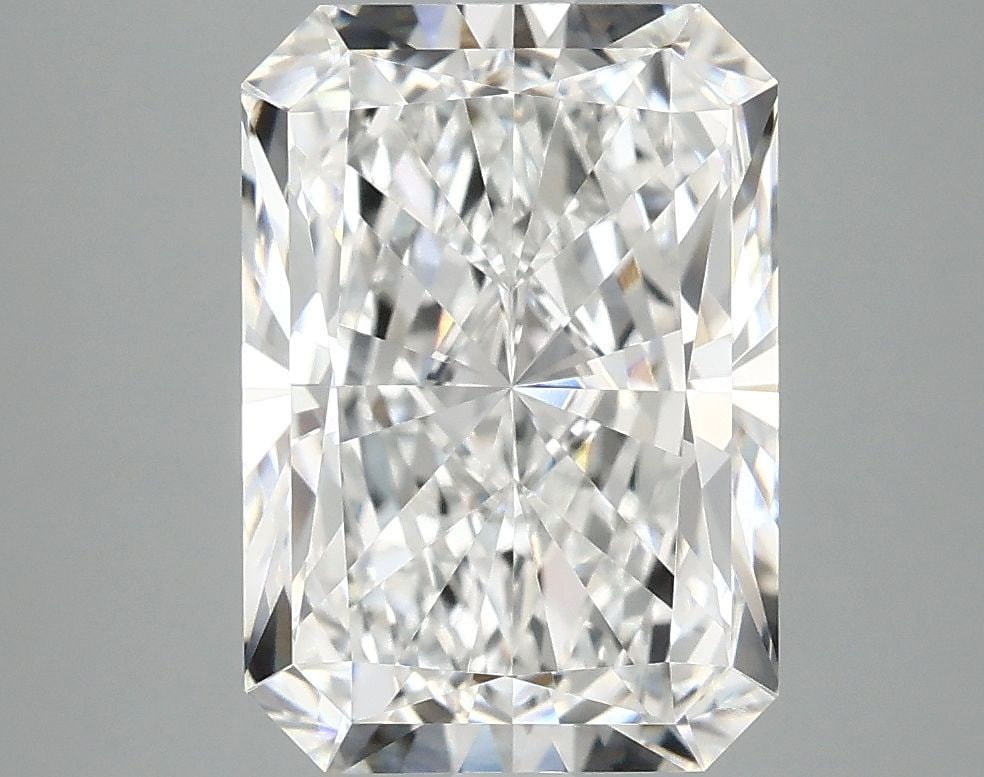 IGI Radiant 4.08ct E VVS2 - Loose Lab Diamond: IGI Radiant 4.08ct E VVS2 - Loose Lab Diamond Item Specifics: Source: This Is A Real Diamond Grown In A Lab Not Mined. Carat: 4.08 Cut: - Color: E Clarity: VVS2 Polish: EX Symmetry: EX Measurements: 1