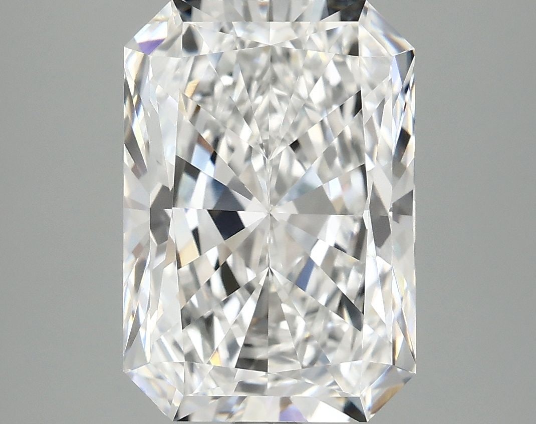 IGI Radiant 3.97ct E VVS2 - Loose Lab Diamond: IGI Radiant 3.97ct E VVS2 - Loose Lab Diamond Item Specifics: Source: This Is A Real Diamond Grown In A Lab Not Mined. Carat: 3.97 Cut: - Color: E Clarity: VVS2 Polish: EX Symmetry: EX Measurements: 1