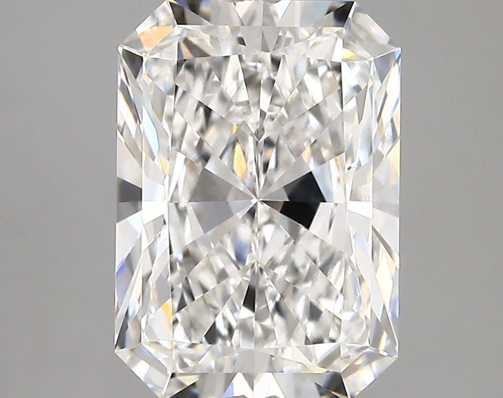 IGI Radiant 4.35ct E VVS2 - Loose Lab Diamond: IGI Radiant 4.35ct E VVS2 - Loose Lab Diamond Item Specifics: Source: This Is A Real Diamond Grown In A Lab Not Mined. Carat: 4.35 Cut: - Color: E Clarity: VVS2 Polish: EX Symmetry: EX Measurements: 1
