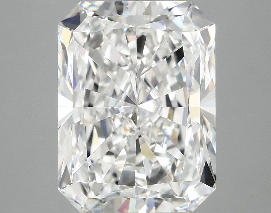 IGI Radiant 3.97ct E VVS2 - Loose Lab Diamond: IGI Radiant 3.97ct E VVS2 - Loose Lab Diamond Item Specifics: Source: This Is A Real Diamond Grown In A Lab Not Mined. Carat: 3.97 Cut: - Color: E Clarity: VVS2 Polish: EX Symmetry: EX Measurements: 1
