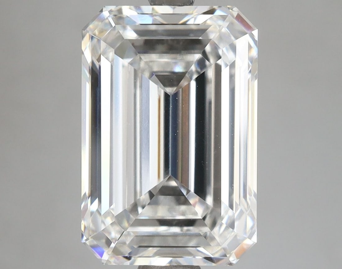 IGI Emerald 5.61ct E VVS2 - Loose Lab Diamond: IGI Emerald 5.61ct E VVS2 - Loose Lab Diamond Item Specifics: Source: This Is A Real Diamond Grown In A Lab Not Mined. Carat: 5.61 Cut: - Color: E Clarity: VVS2 Polish: EX Symmetry: EX Measurements: 1