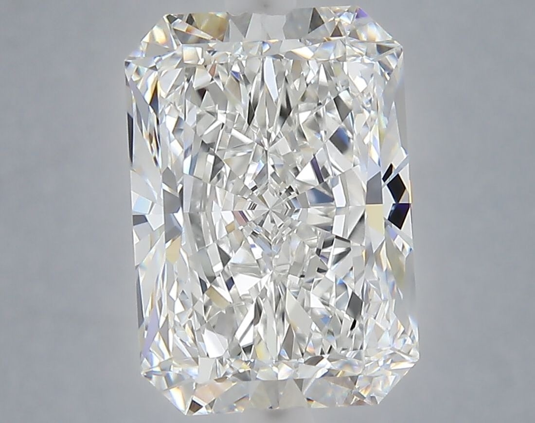 IGI Radiant 4.8ct E VVS2 - Loose Lab Diamond: IGI Radiant 4.8ct E VVS2 - Loose Lab Diamond Item Specifics: Source: This Is A Real Diamond Grown In A Lab Not Mined. Carat: 4.8 Cut: - Color: E Clarity: VVS2 Polish: EX Symmetry: EX Measurements: