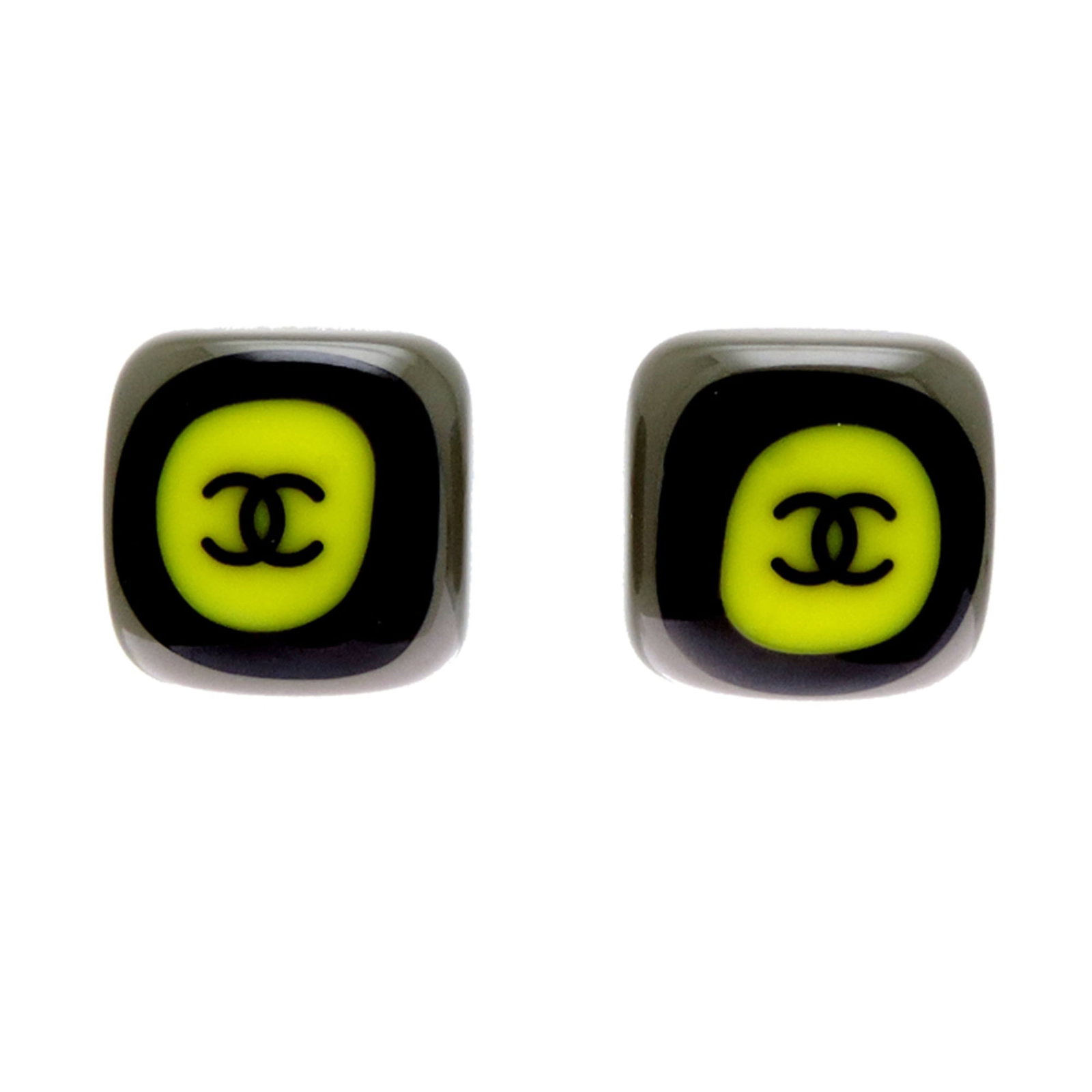 Chanel Stud Earrings Gold Plating Plastic: Chanel Stud Earrings Gold Plating Plastic Gold plated and featuring the iconic Chanel stud design, these earrings are a stylish accessory for women. Made from plastic with a gold plating finish, they 