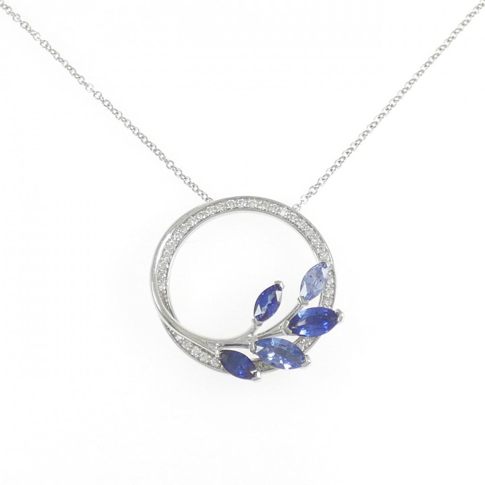 Victoria Tiffany Necklace: Victoria Tiffany Necklace Platinum Tiffany Necklace with elegant pendant, measuring 23mm x 23.9mm, set in a sterling platinum chain suitable for neck circumferences ranging from 41 cm to 46 cm. This