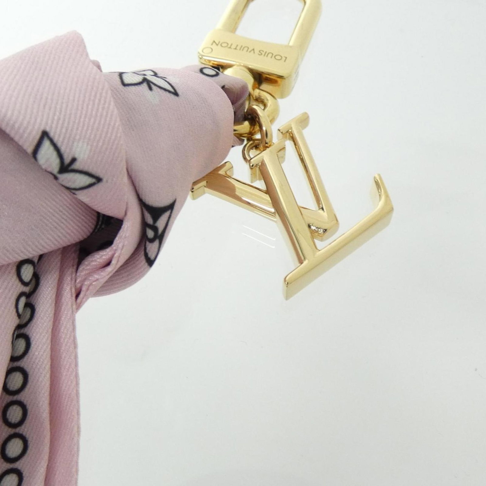 Louis Vuitton Handbag - 3