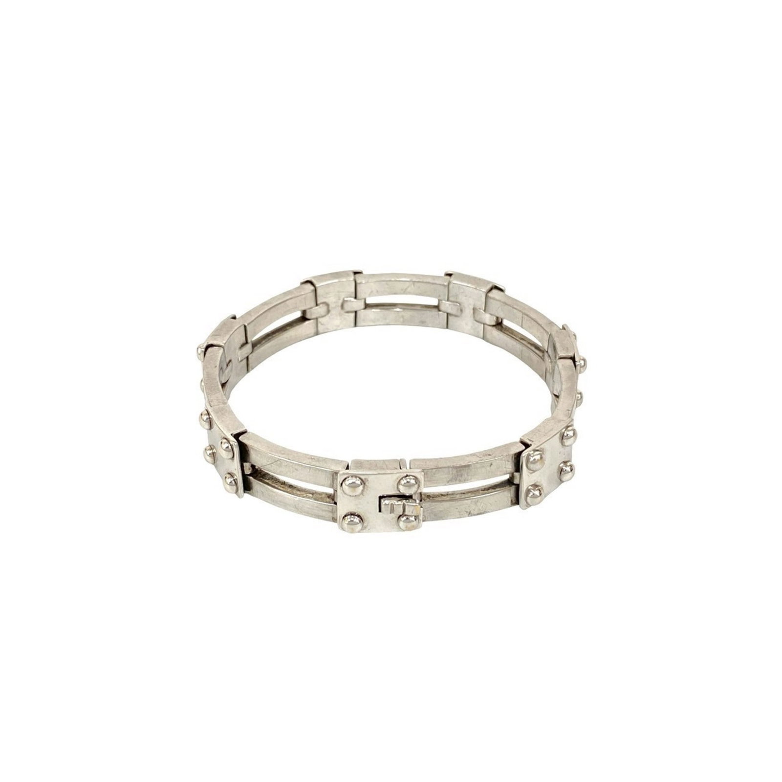 Silver Charm Bracelet 925 by Hermes: Silver Charm Bracelet 925 by Hermes Silver Charm Bracelet 925 by Hermes. This 18.5cm silver charm bracelet features a high-quality 925 sterling silver material, giving it a luxurious feel. With its cl