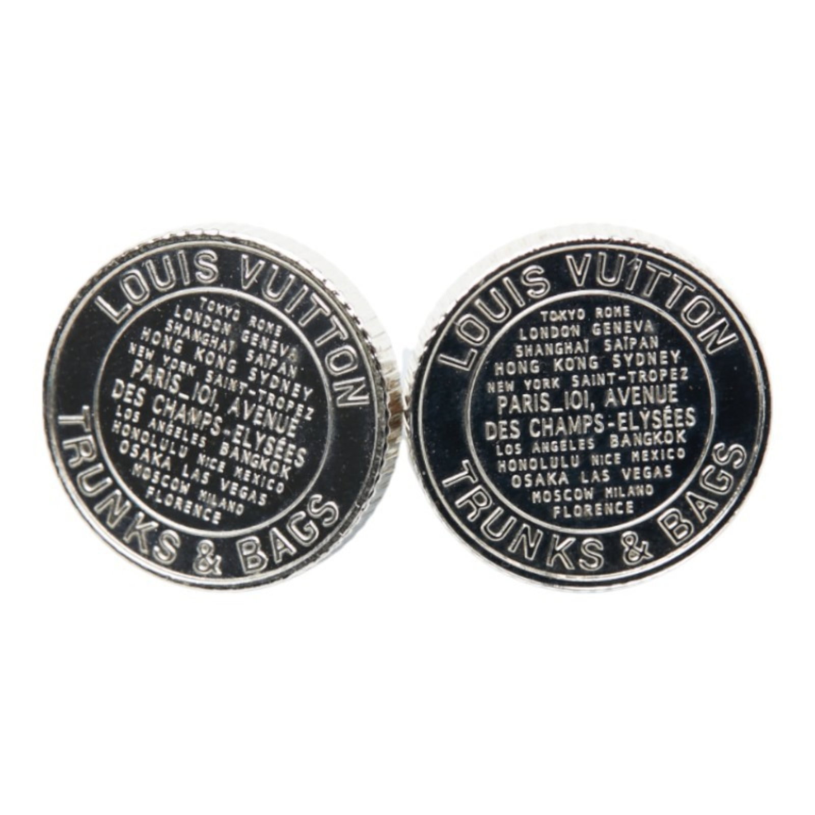 Metal Cufflinks Louis Vuitton: Metal Cufflinks Louis Vuitton Silver Louis Vuitton metal cufflinks, measuring 17.10mm x 17.10mm, bear a few traces of usage and some scratches/dirt, but remain in very good condition. The item is made