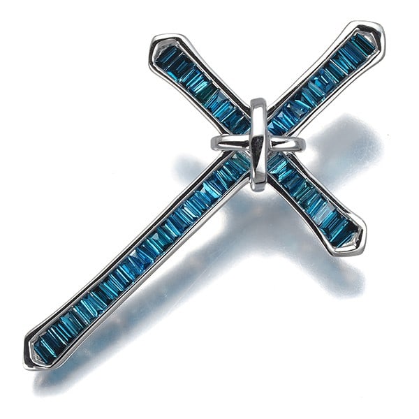 Blue Diamond 0.40Ct Cross Tapered-Cut Baguette-Cut Pendant 18K 750 White Gold: Blue Diamond 0.40Ct Cross Tapered-Cut Baguette-Cut Pendant 18K 750 White Gold Blue Diamond pendant boasts a stunning 0.40ct blue diamond, expertly cut in a cross tapered and baguette style that adds