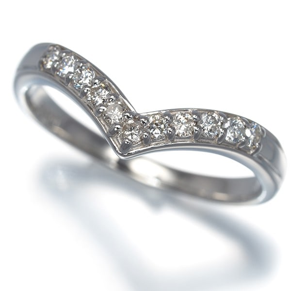 Ring Vline 0.20ct Diamond 900 Platinum: Ring Vline 0.20ct Diamond 900 Platinum 900 Platinum ring featuring a 0.20ct diamond, carefully crafted into a natural setting for a timeless look. The platinum metal purity ensures durability and