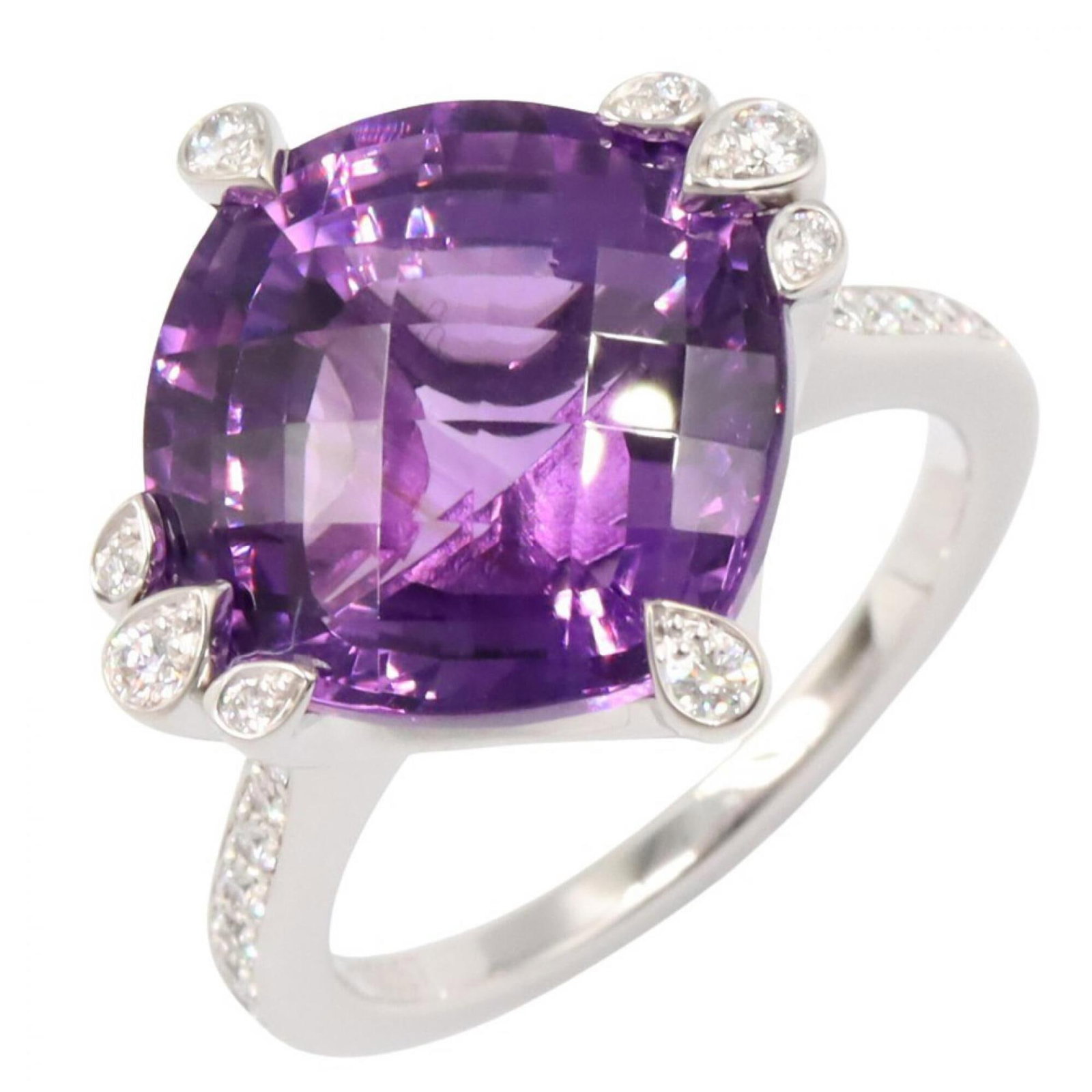 White Gold Cartier Band Ring 18K: White Gold Cartier Band Ring 18K White Gold Cartier Band Ring 18K features an elegant design with clear, purple, and silver hues. This 18K white gold band showcases a beautiful amethyst stone paired