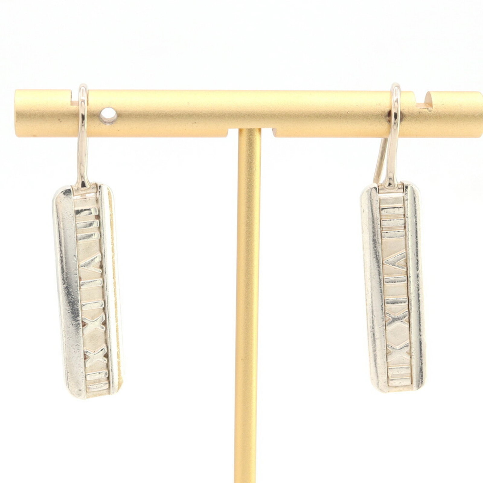 Sterling silver drop earrings Tiffany: Sterling silver drop earrings Tiffany Sterling silver drop earrings with a classic Tiffany design, featuring a timeless style and elegant simplicity. Made from high-quality sterling silver (925), thes