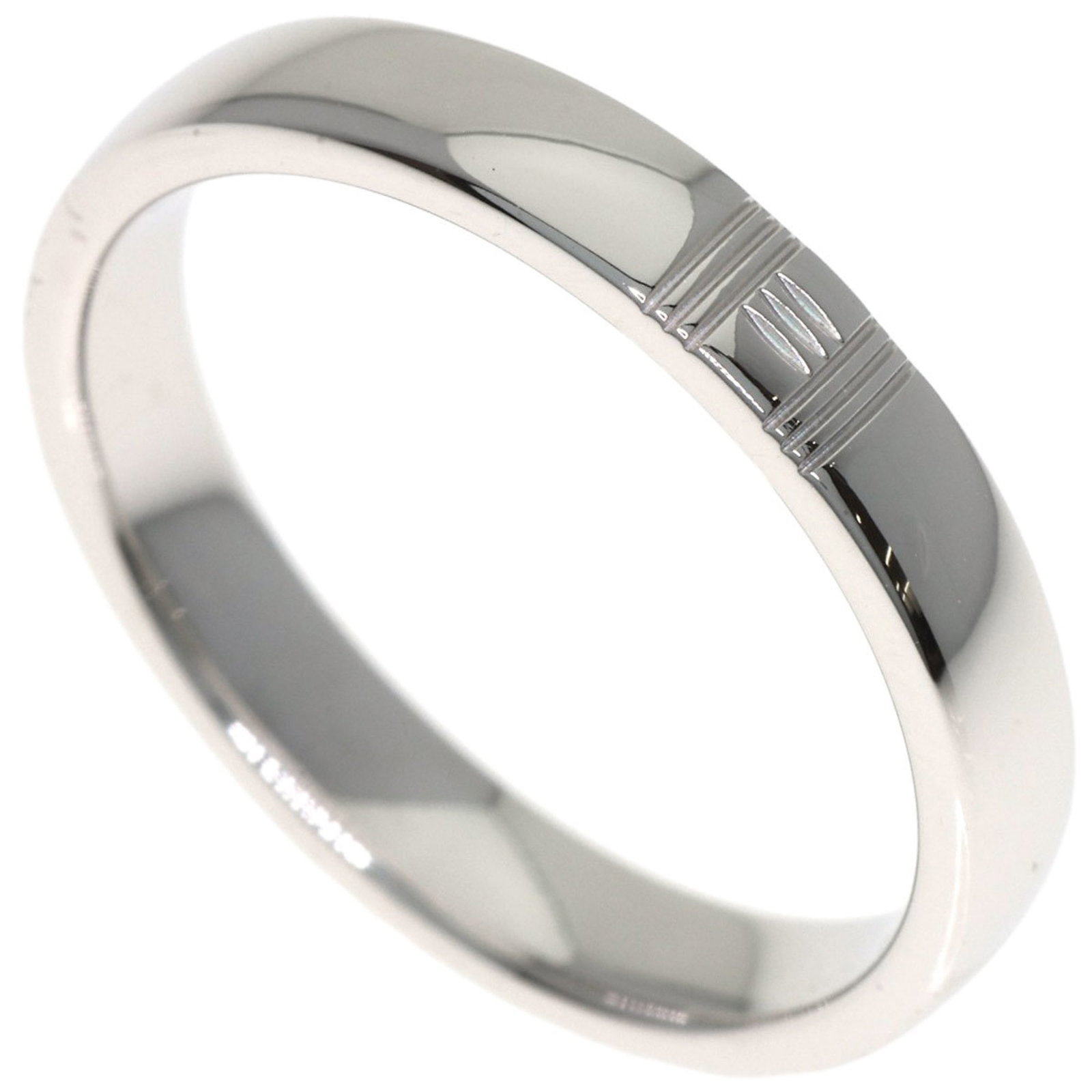 Hermes Band Ring White Gold (18K): Hermes Band Ring White Gold (18K) 18K White Gold Band Ring from Hermes, featuring a sleek and sophisticated design. This used band ring shows some signs of usage, including minor scratches and dirt,