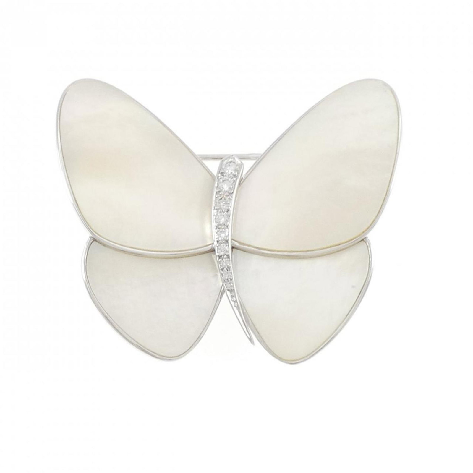 Gold Brooch White Van Cleef Arpels: Gold Brooch White Van Cleef Arpels White Gold Brooch by Van Cleef & Arpels features a stunning diamond and mother of pearl design, set in 18K white gold. This elegant piece measures 4.05cm x 4.87cm