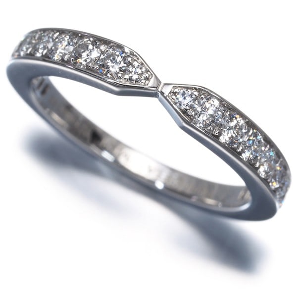 Chaumet Ring Diamond Triomphe De Chaumet Eu48 950 Platinum: Chaumet Ring Diamond Triomphe De Chaumet Eu48 950 Platinum 950 platinum band featuring a natural diamond, part of the iconic Chaumet Triomphe de Chaumet collection. This elegant ring boasts a