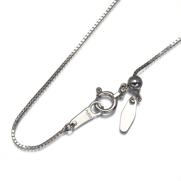 Box Chain Necklace 850 Platinum 44Cm: Box Chain Necklace 850 Platinum 44Cm Box Chain Necklace in 850 Platinum, measuring 44cm. This platinum chain necklace boasts its high metal purity and sleek design, making it a striking accessory for 