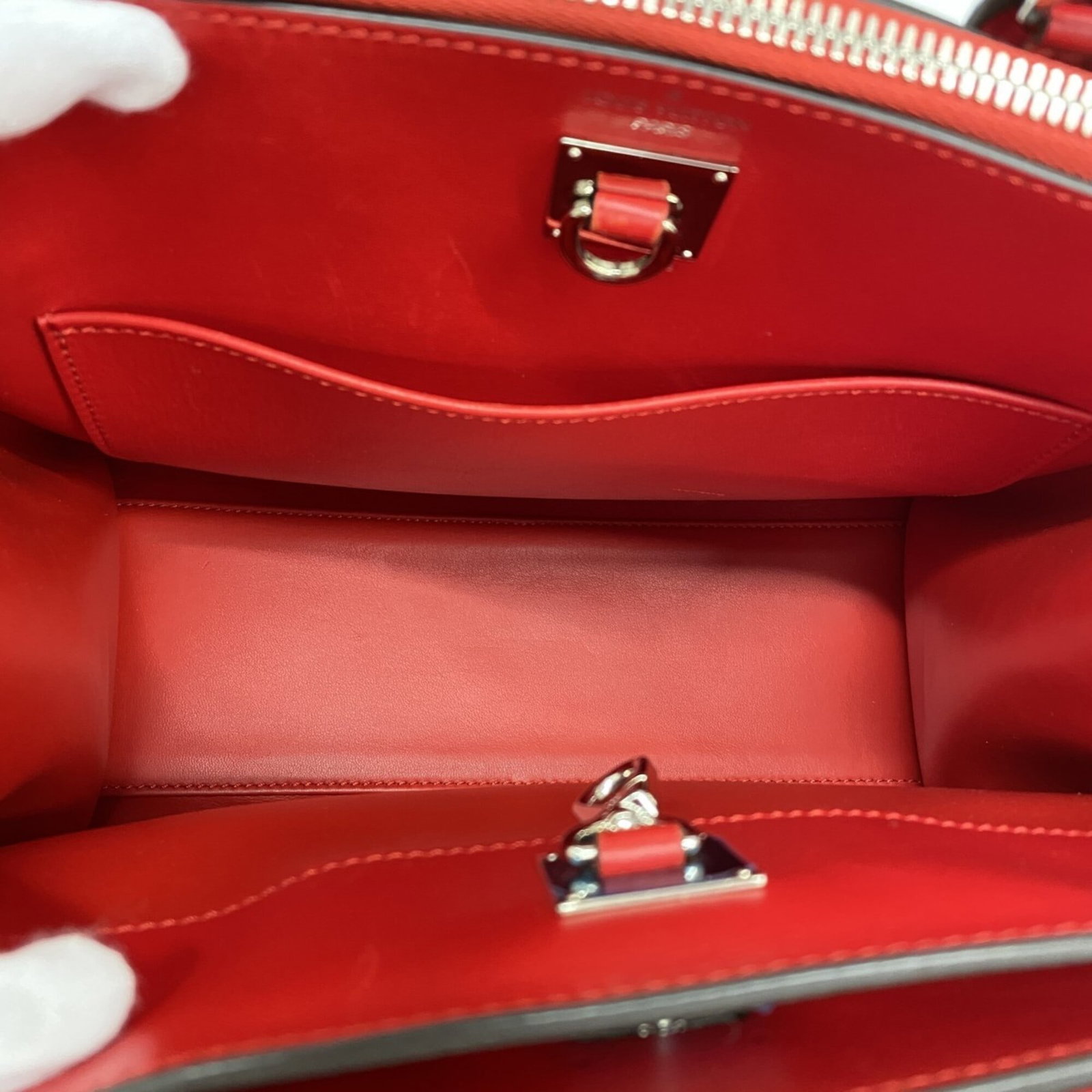 Louis Vuitton Handbag - 4