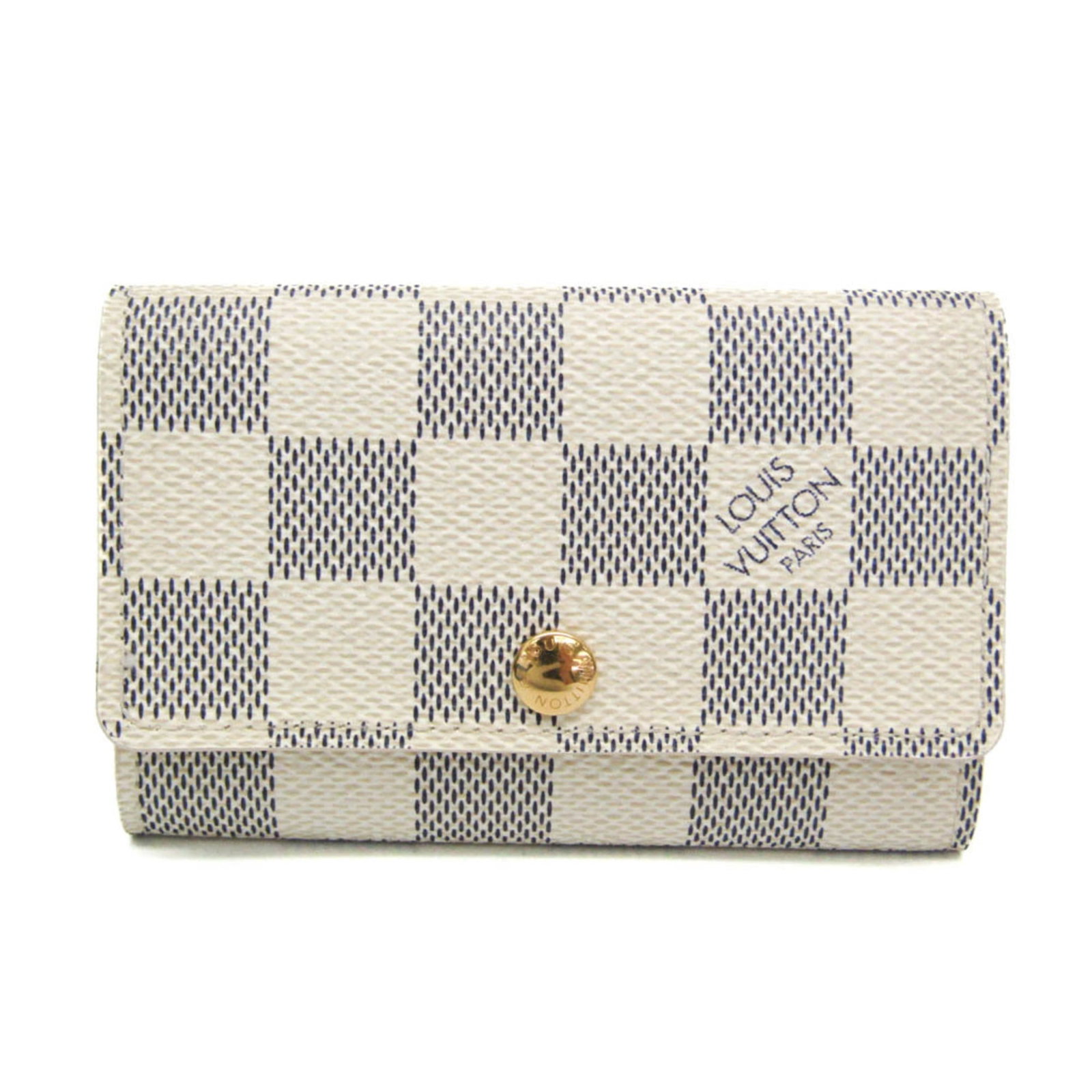 Damier Azur Louis Vuitton Keycase: Damier Azur Louis Vuitton Keycase Damier Azur Louis Vuitton Keycase features the iconic Damier Azur pattern in excellent condition, with a few subtle traces of usage and minor scratches. This versatil