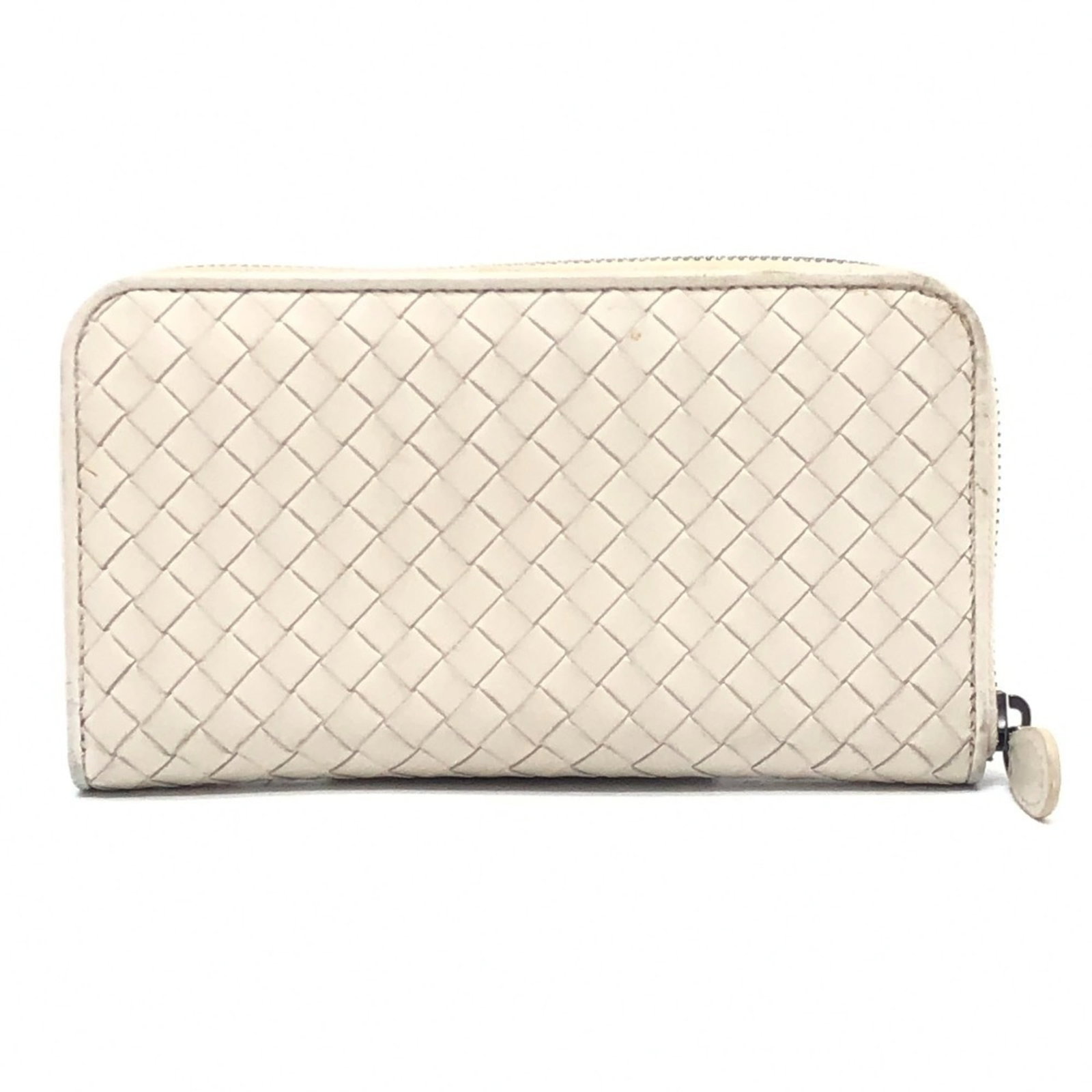 Bottega Veneta Long Wallet (Bi-Fold) Intrecciato: Bottega Veneta Long Wallet (Bi-Fold) Intrecciato The Bottega Veneta Long Wallet (Bi-Fold) Intrecciato features the iconic signature intreccio woven design, a hallmark of the brand's craftsmanship.