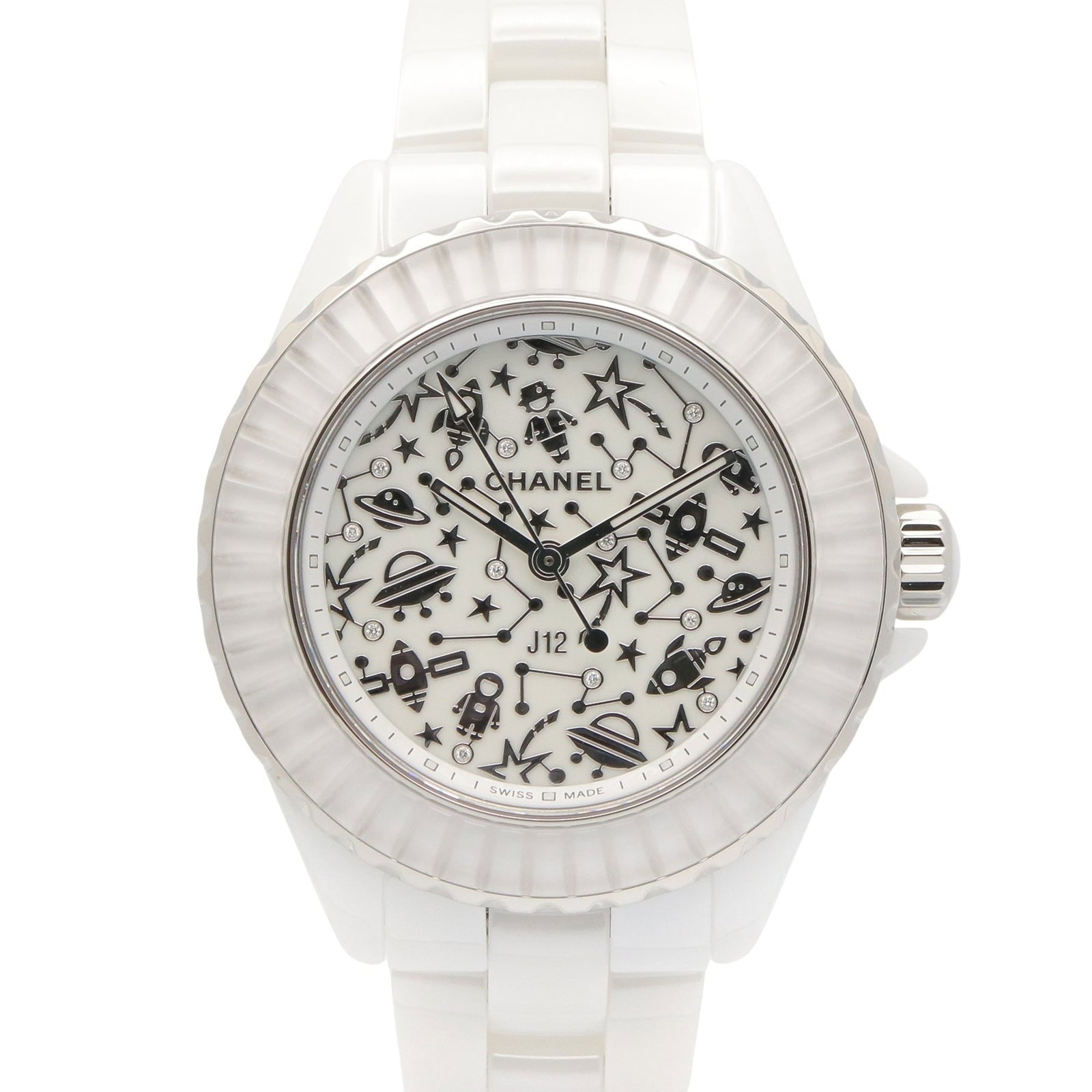 Wristwatch of Chanel: Wristwatch of Chanel Ceramic case and band, white dial, and 33.8mm diameter make up the distinctive design of this Chanel wristwatch. The watch has a few traces of usage, some scratches and dirt visib