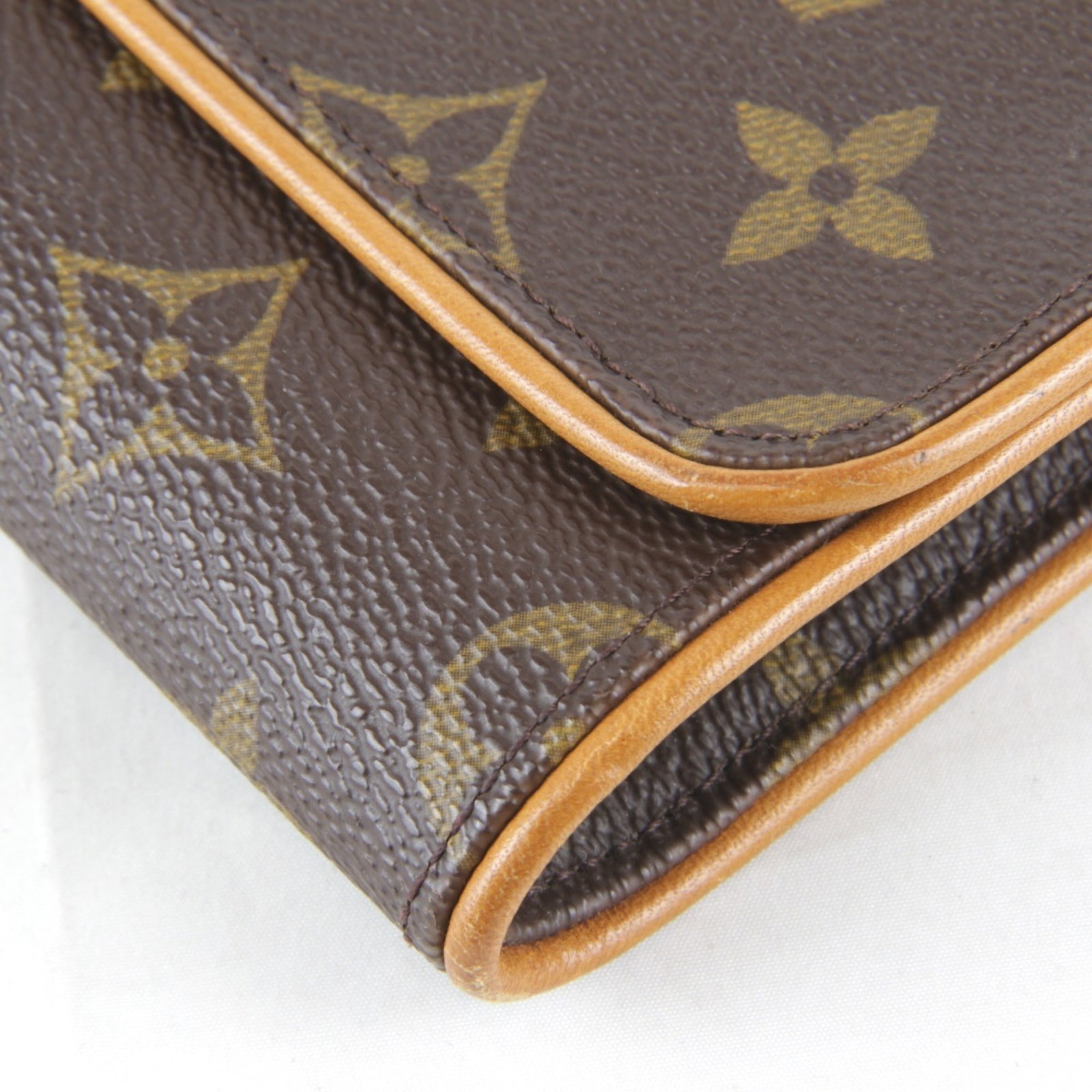 Shoulder bag with monogram by Louis Vuitton - 5