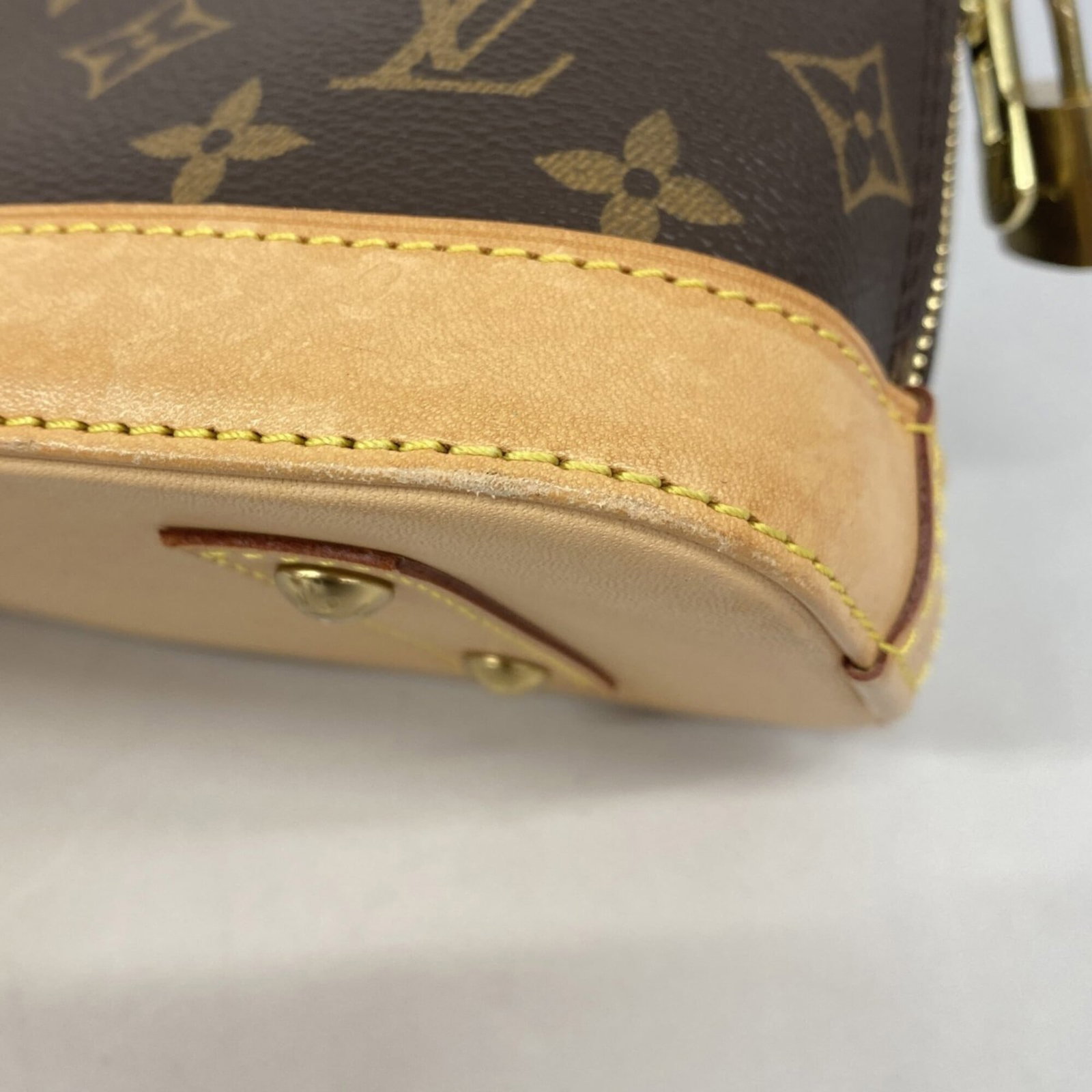 Louis Vuitton Handbag - 7