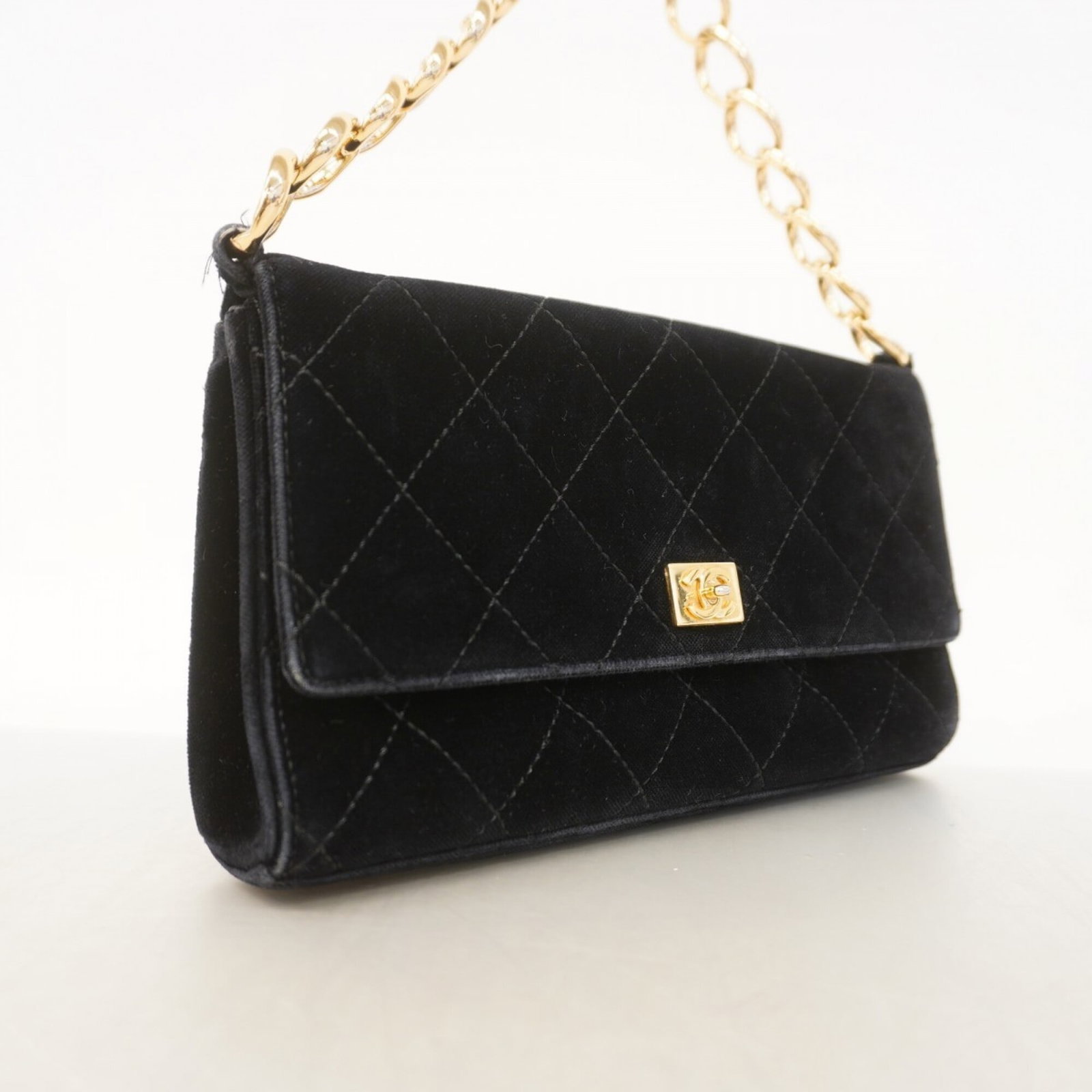 Handbag by Chanel - 2