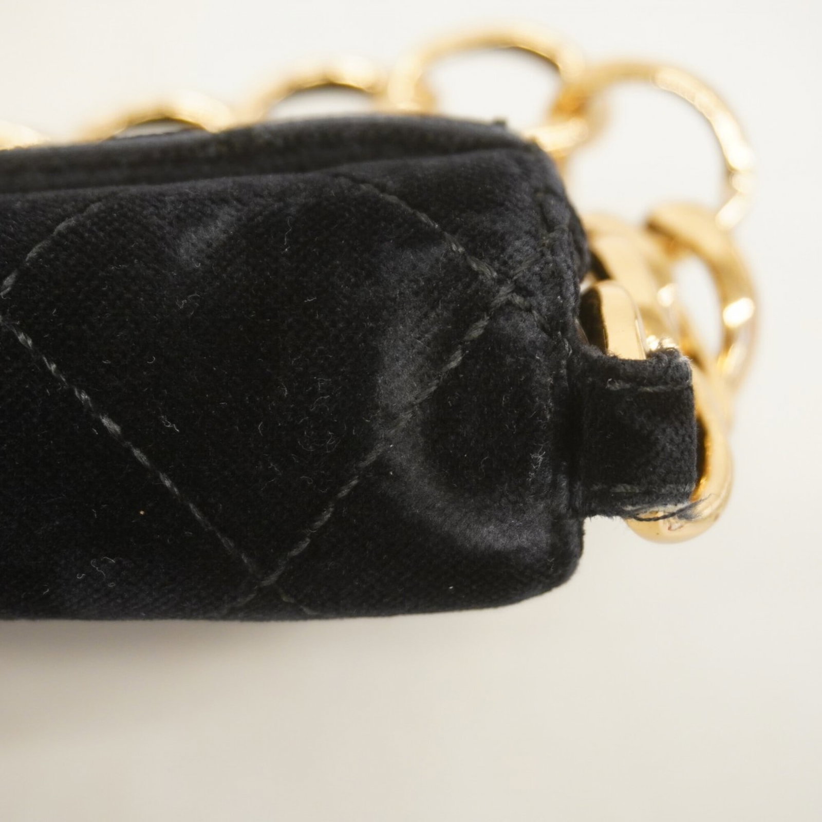 Handbag by Chanel - 8