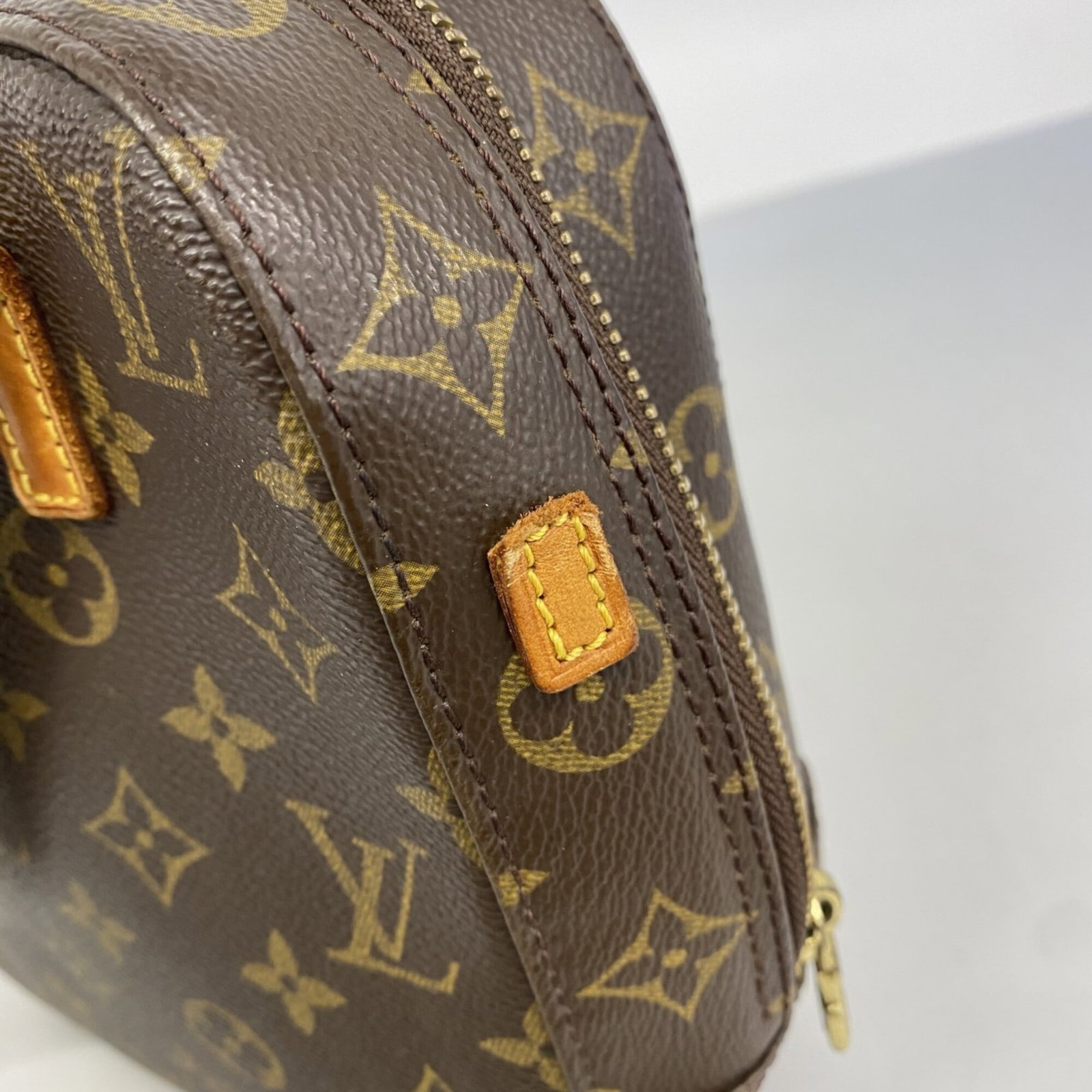 Louis Vuitton Handbag - 6