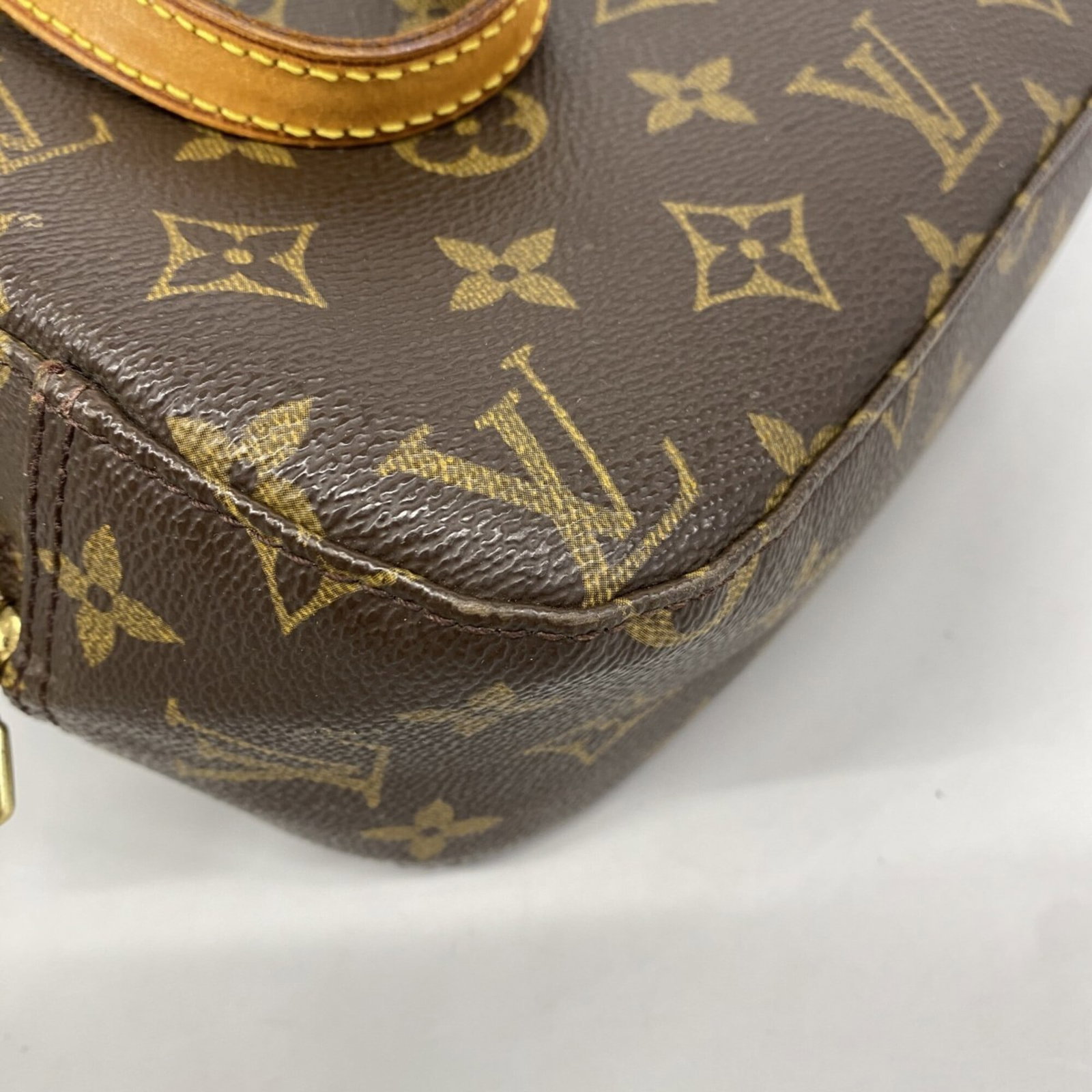 Louis Vuitton Handbag - 9