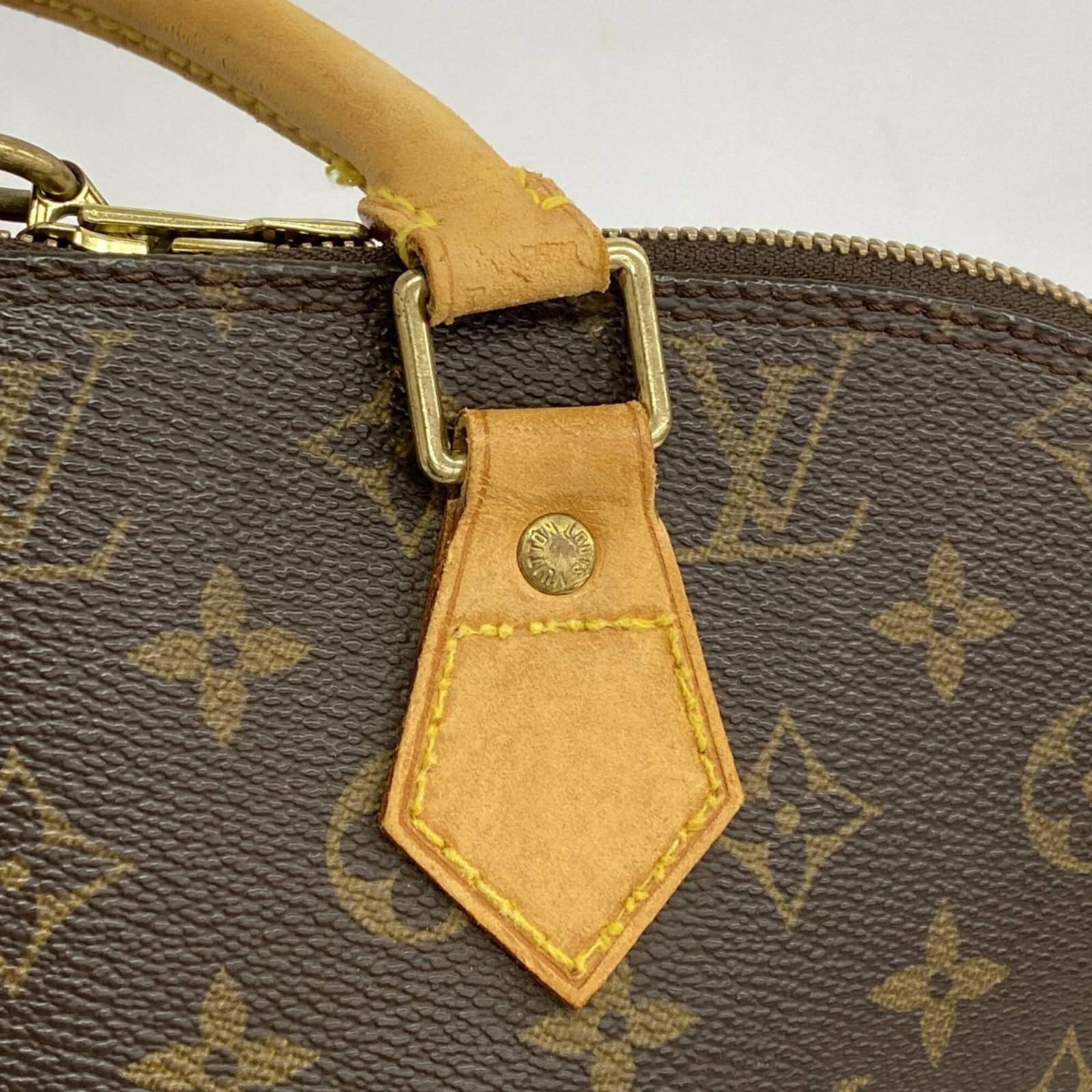 Louis Vuitton Handbag - 8