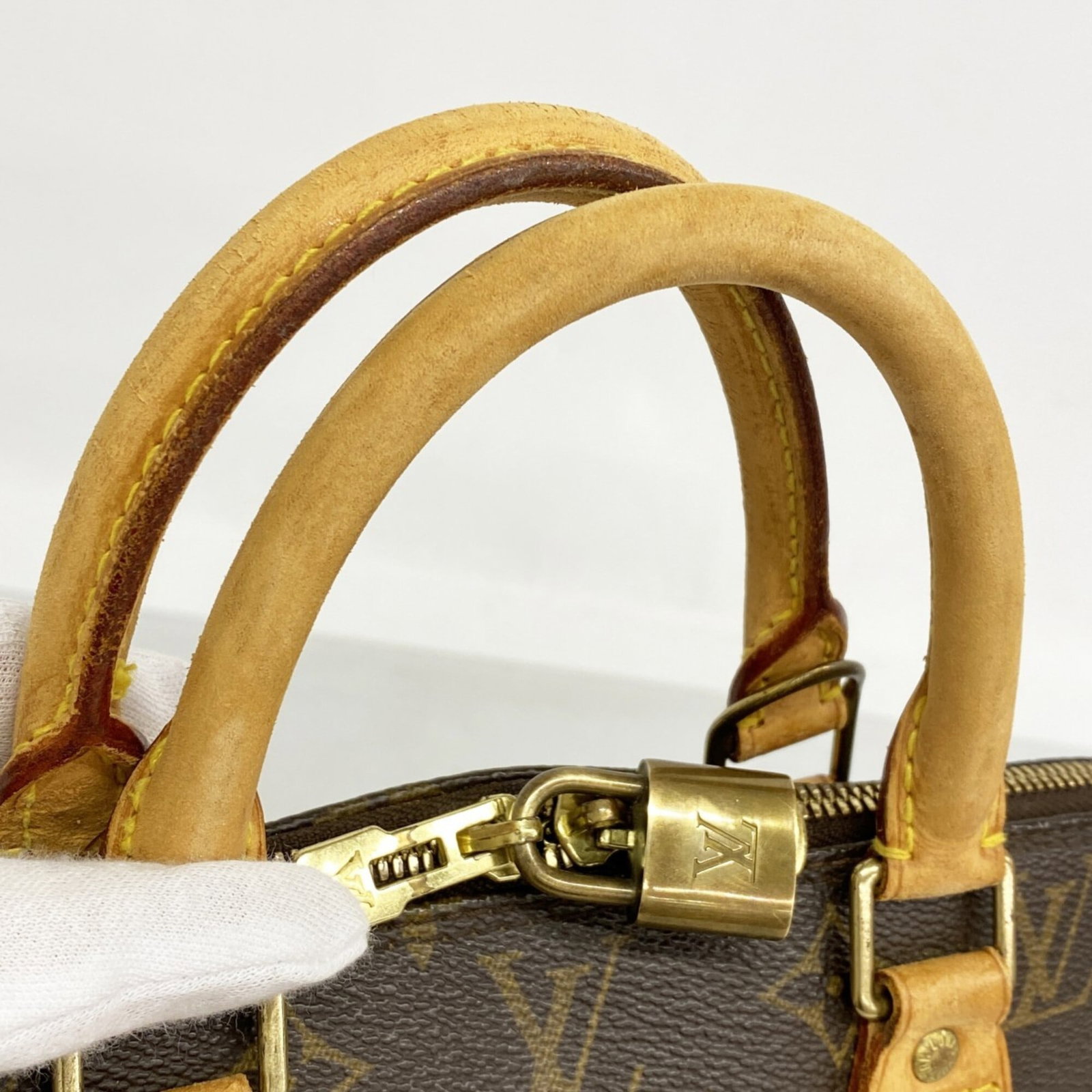 Louis Vuitton Handbag - 9