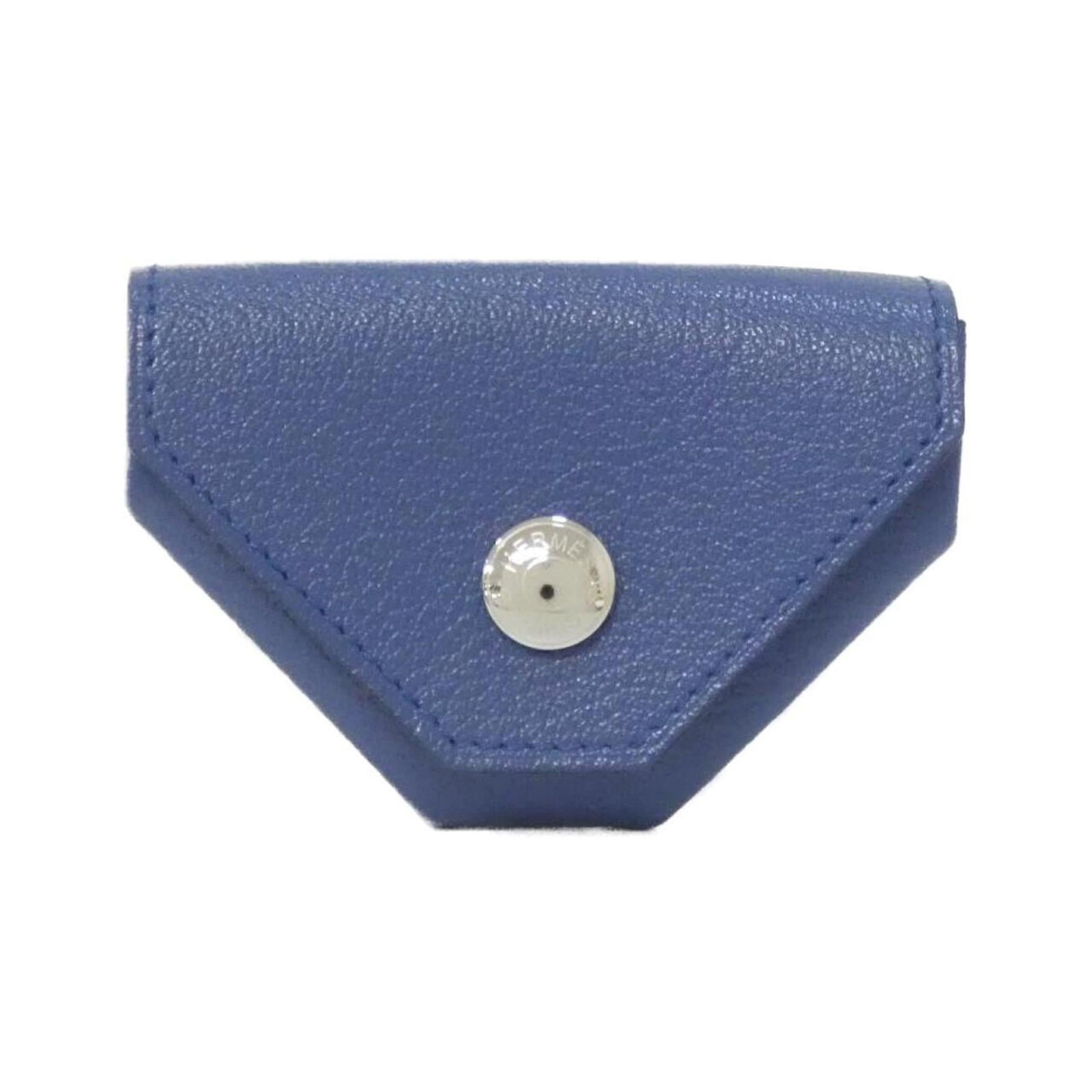 Hermes Coin Purse/ Coin Case Chevre Leather: Hermes Coin Purse/ Coin Case Chevre Leather Chevre leather coin purse in blue agate, measuring 6cm x 9cm x 2cm. Brought to you by Hermes, this used coin case features a few traces of usage and some