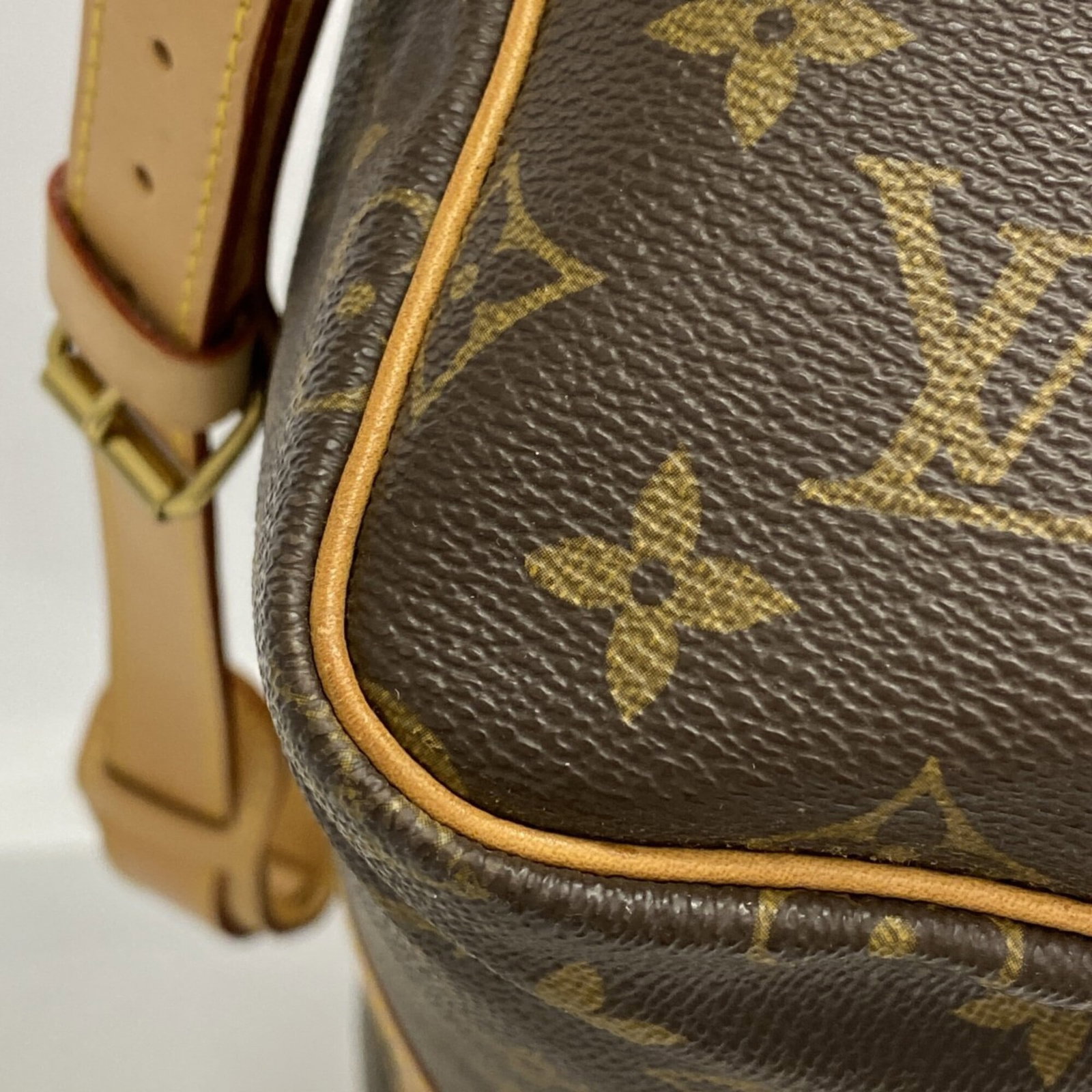 Boston Vuitton Louis - 11