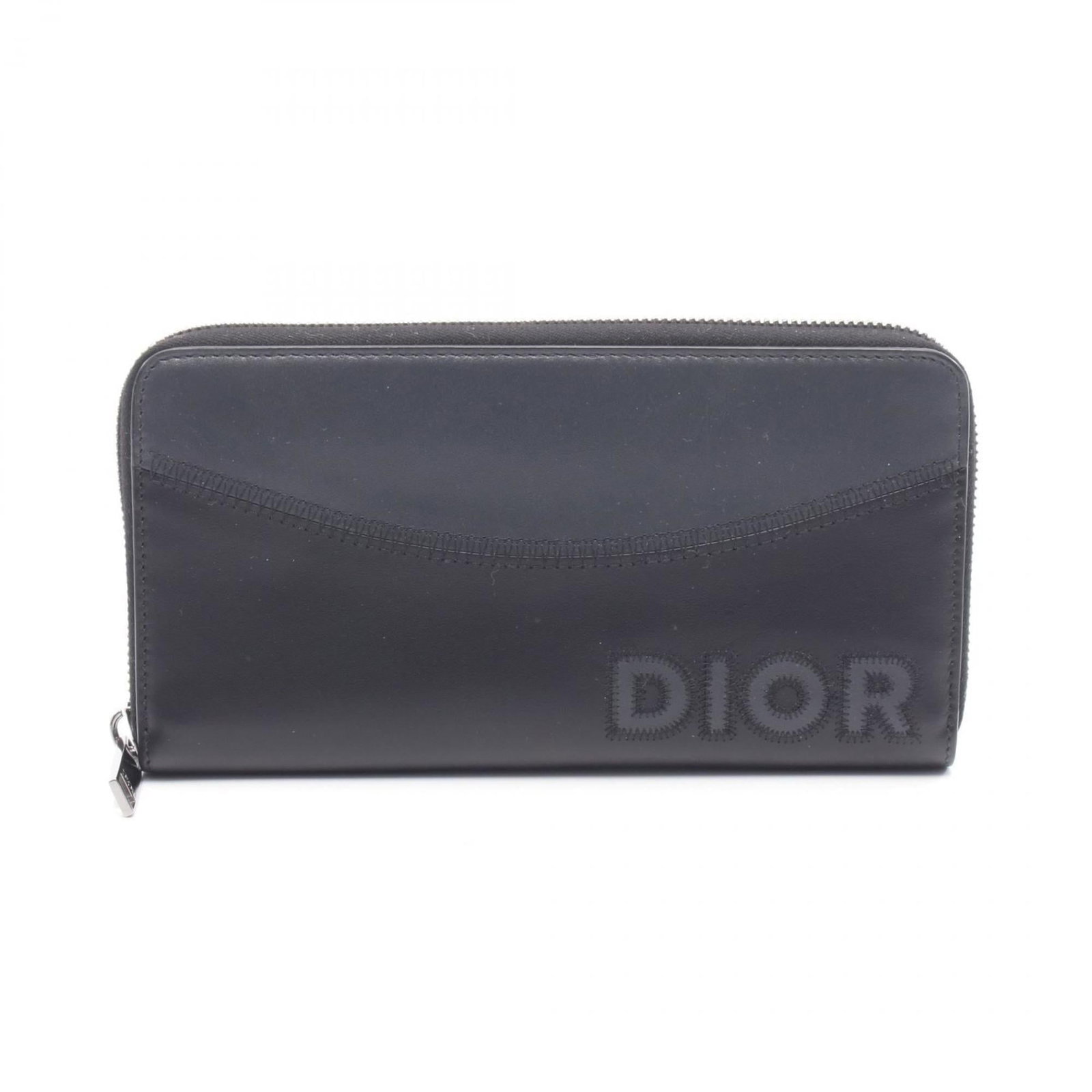 Christian Dior Leather Bi Fold Wallet: Christian Dior Leather Bi Fold Wallet Christian Dior's iconic leather bi-fold wallet, crafted from high-quality black and gray leather. With its classic design and timeless elegance, this long wallet